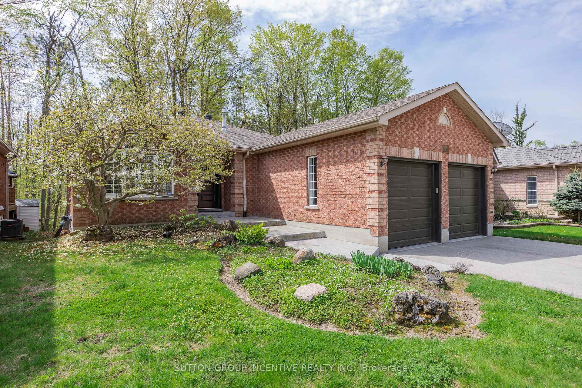 Photo 3 of 146 Columbia Road, Barrie, Holly — HOMEH