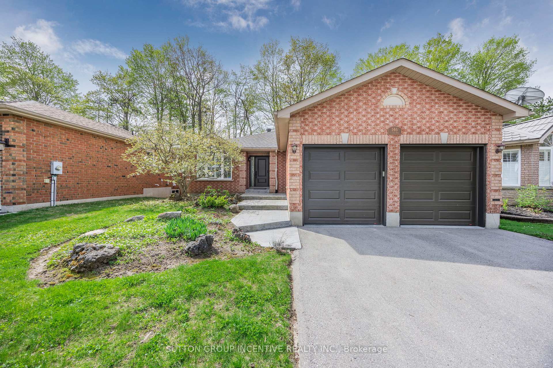 Photo 4 of 146 Columbia Road, Barrie, Holly — HOMEH