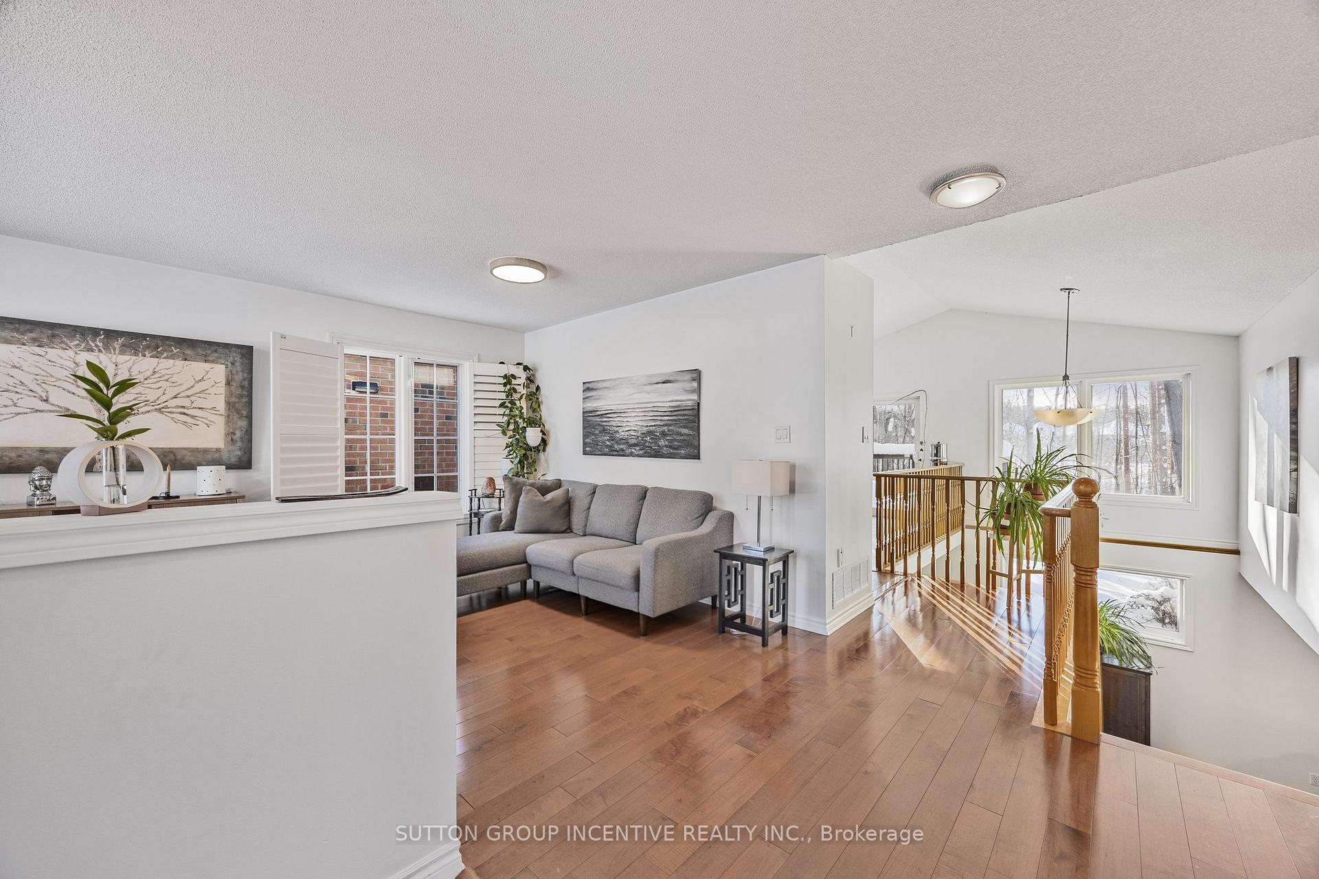 Photo 6 of 146 Columbia Road, Barrie, Holly — HOMEH