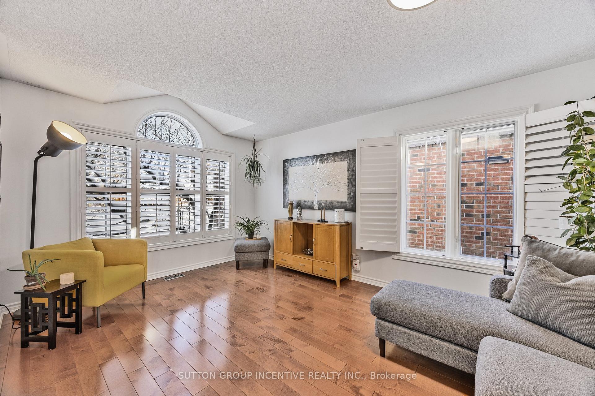 Photo 7 of 146 Columbia Road, Barrie, Holly — HOMEH