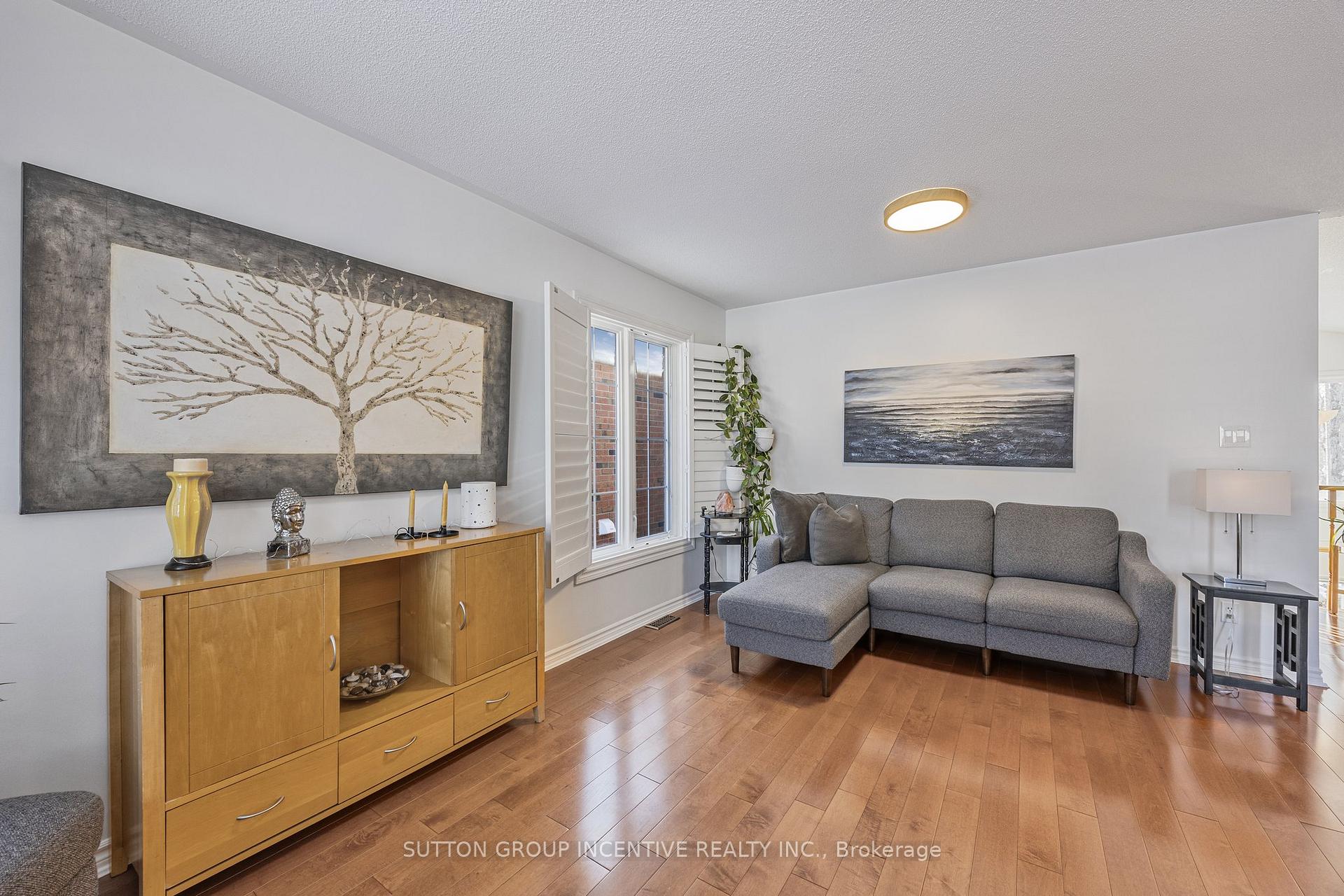 Photo 10 of 146 Columbia Road, Barrie, Holly — HOMEH