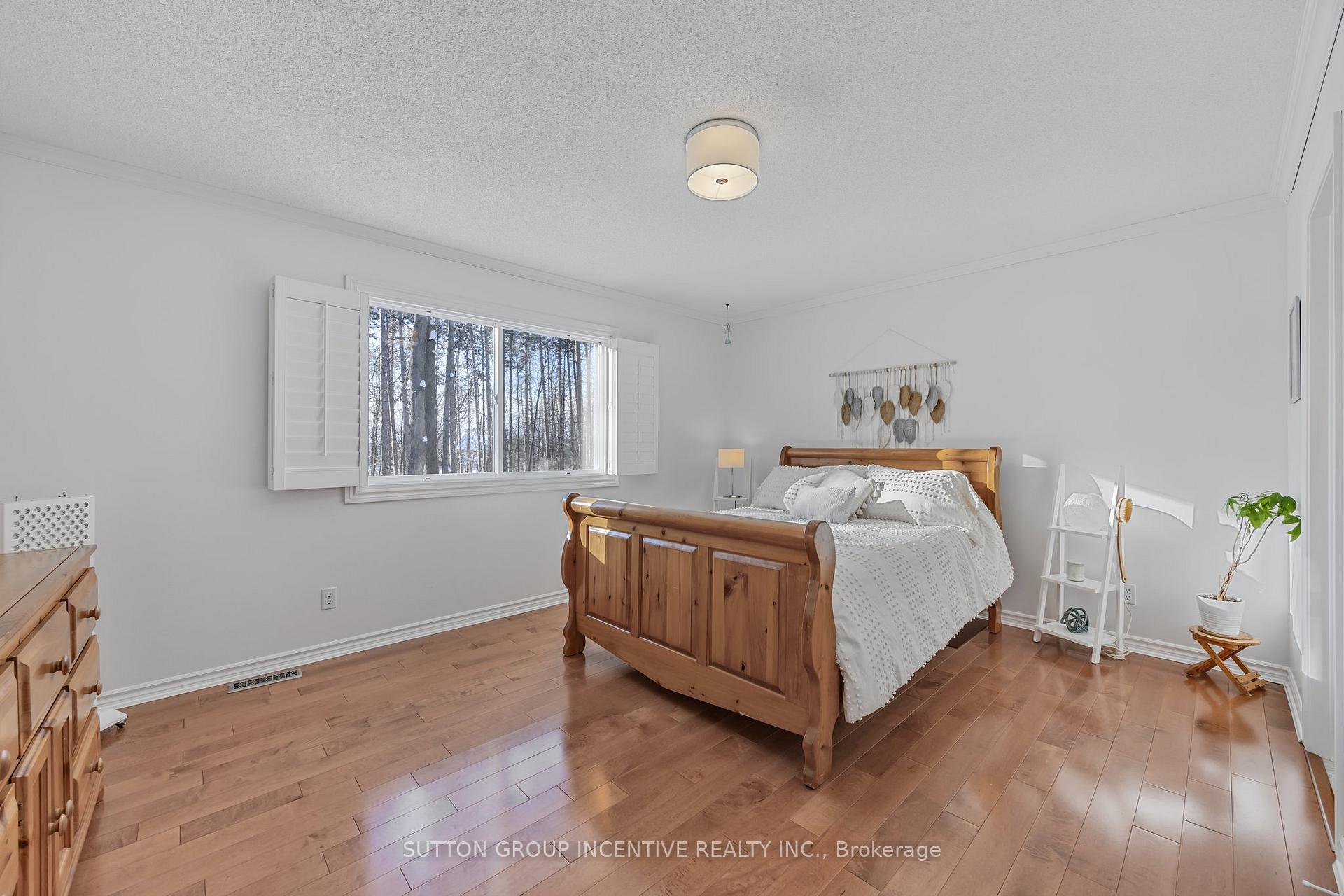 Photo 20 of 146 Columbia Road, Barrie, Holly — HOMEH