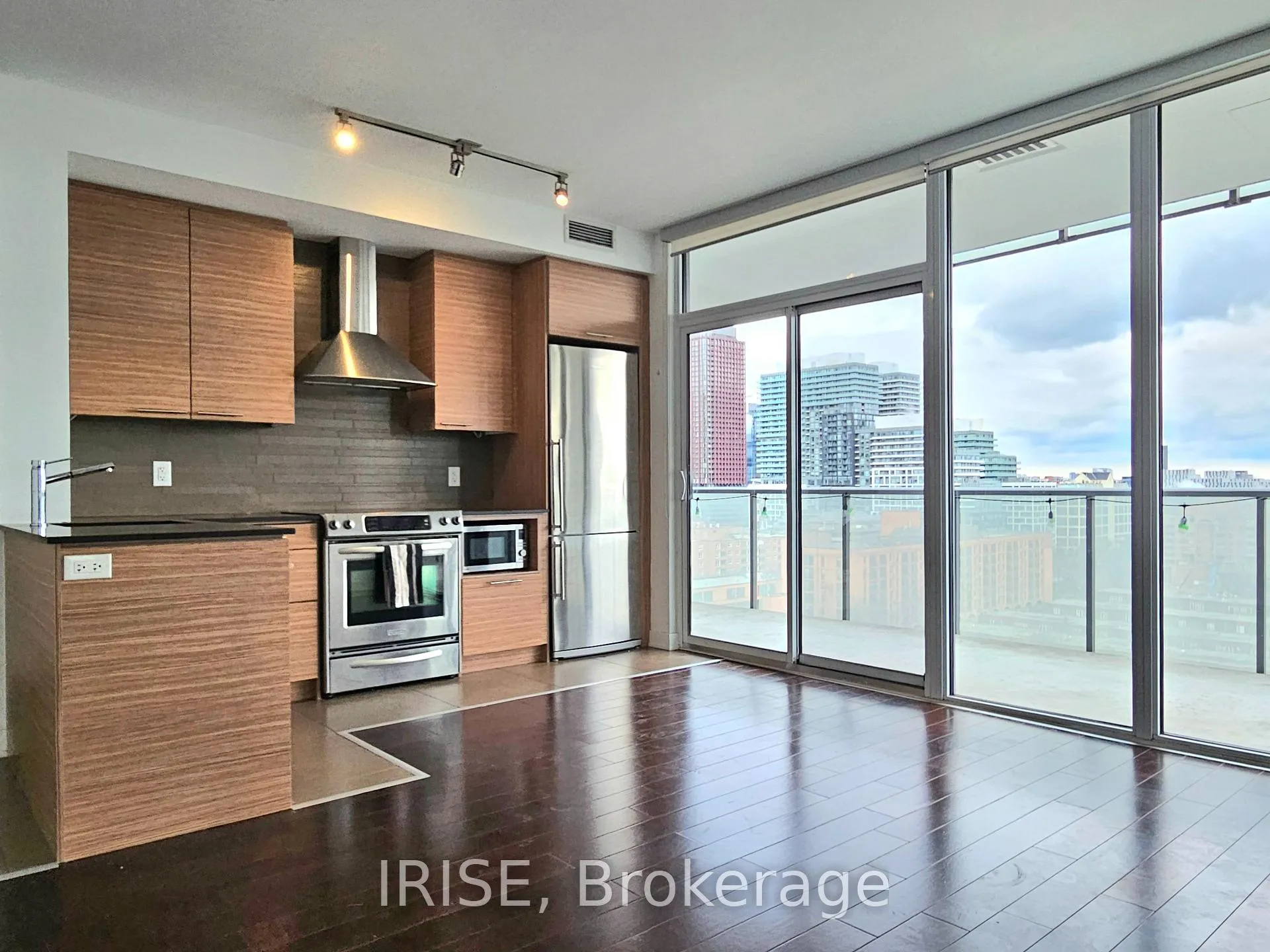 Front of Unit 1111, 1 Market Street