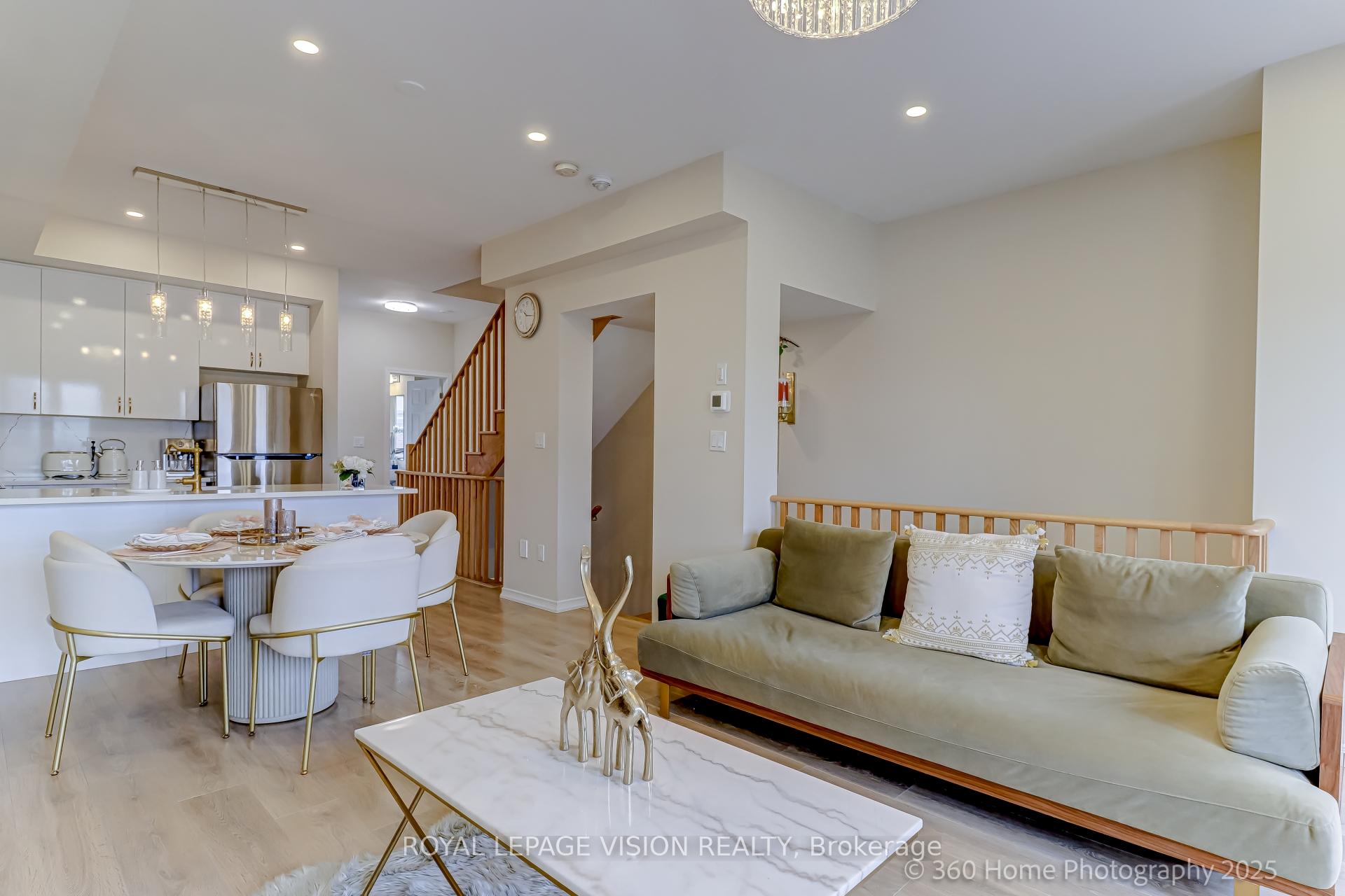 Photo 6 of 213 Danzatore Path, Oshawa, Windfields — HOMEH