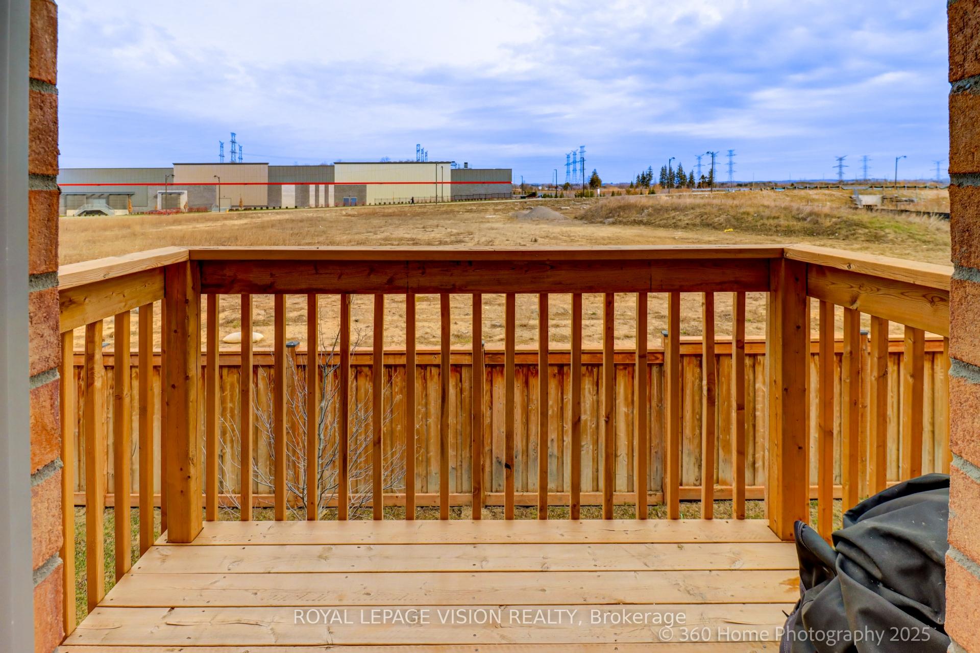 Photo 9 of 213 Danzatore Path, Oshawa, Windfields — HOMEH