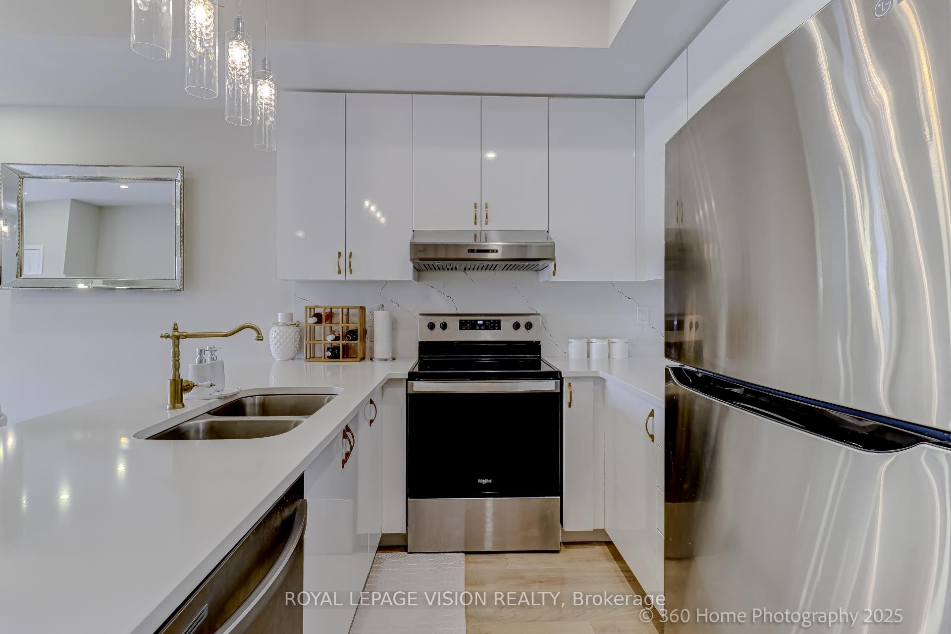 Photo 10 of 213 Danzatore Path, Oshawa, Windfields — HOMEH