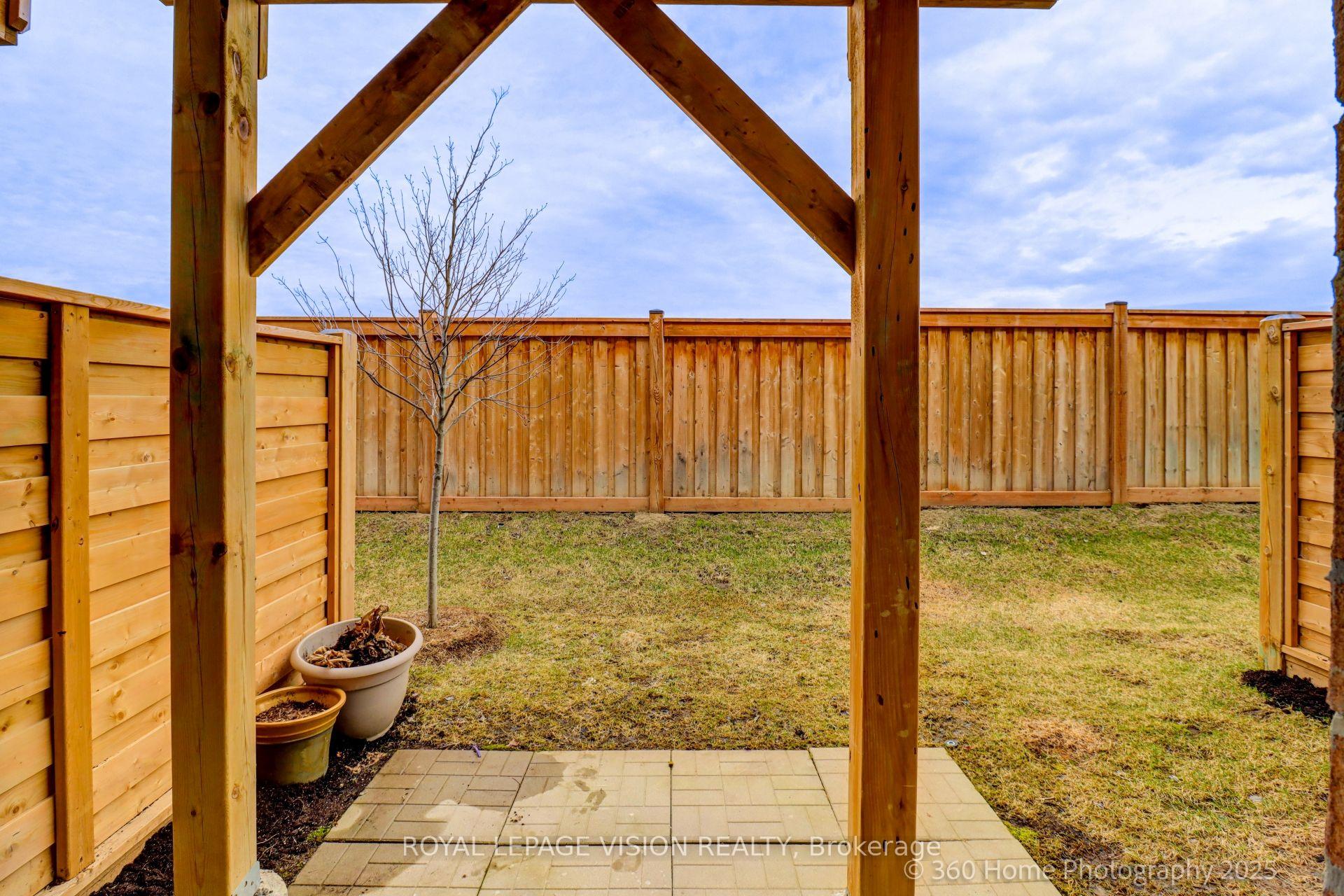Photo 25 of 213 Danzatore Path, Oshawa, Windfields — HOMEH