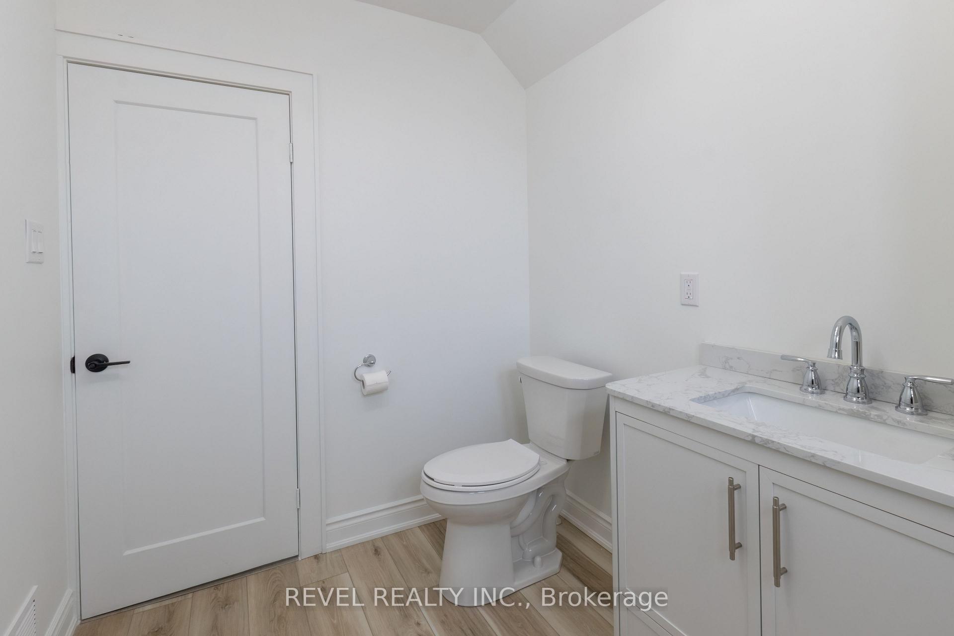 Photo 58 of 106 Weir Street N, Hamilton, Homeside — HOMEH