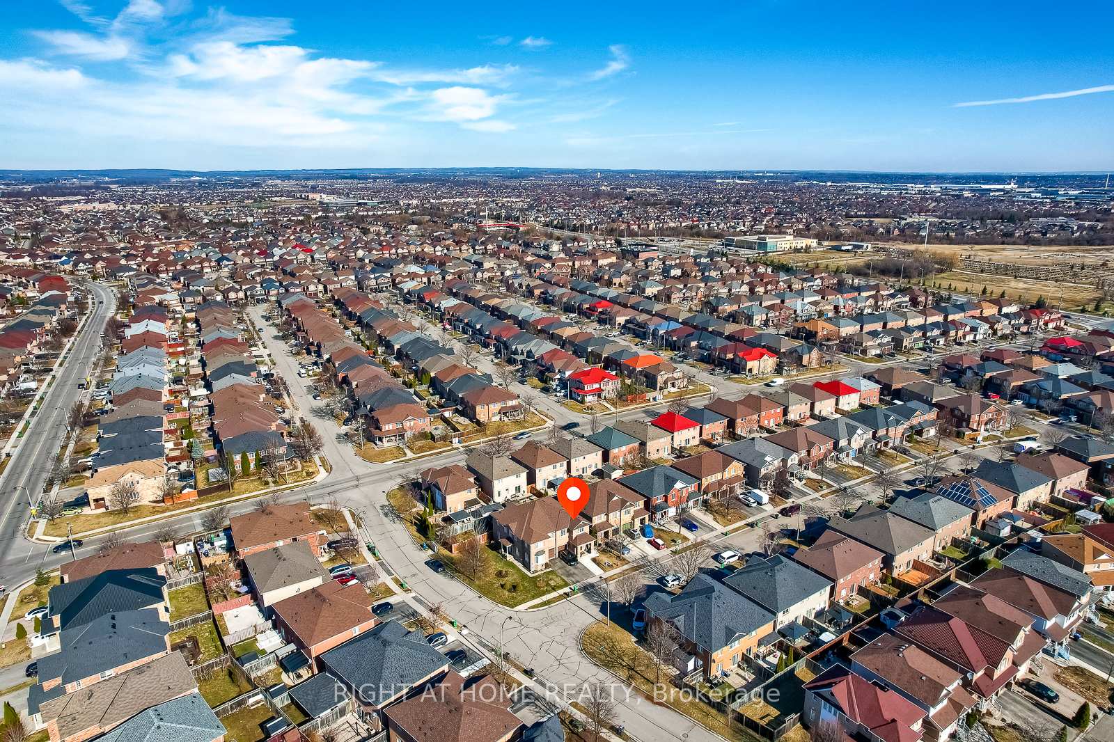 Photo 4 of 38 Ashmere Road, Brampton, Fletcher's Meadow — HOMEH