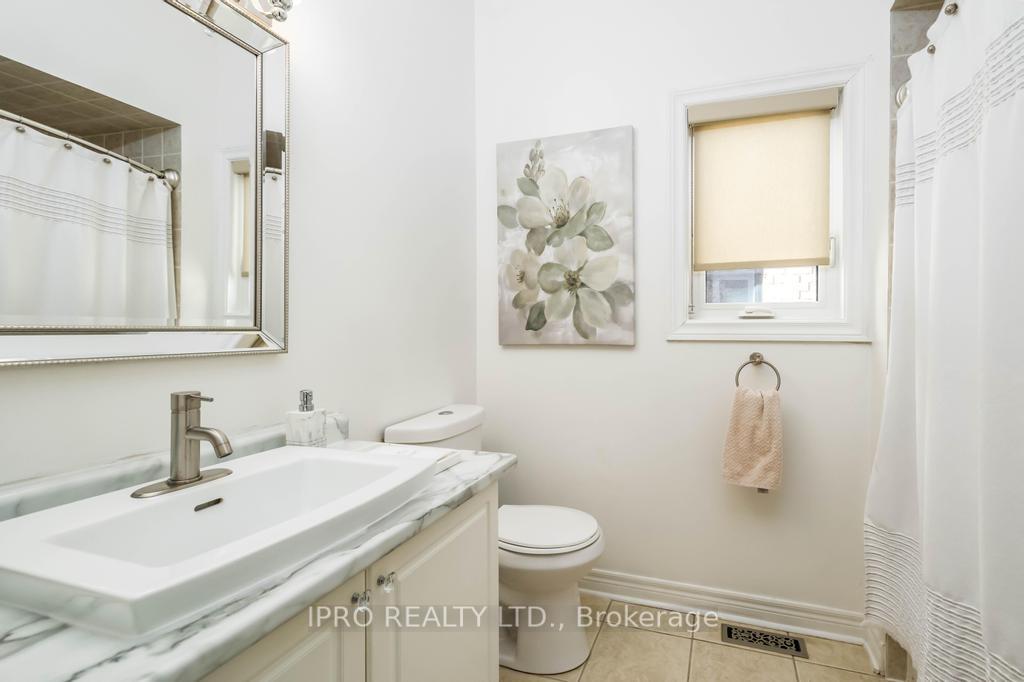 Photo 20 of 62 Masters Green Crescent, Brampton, Snelgrove — HOMEH