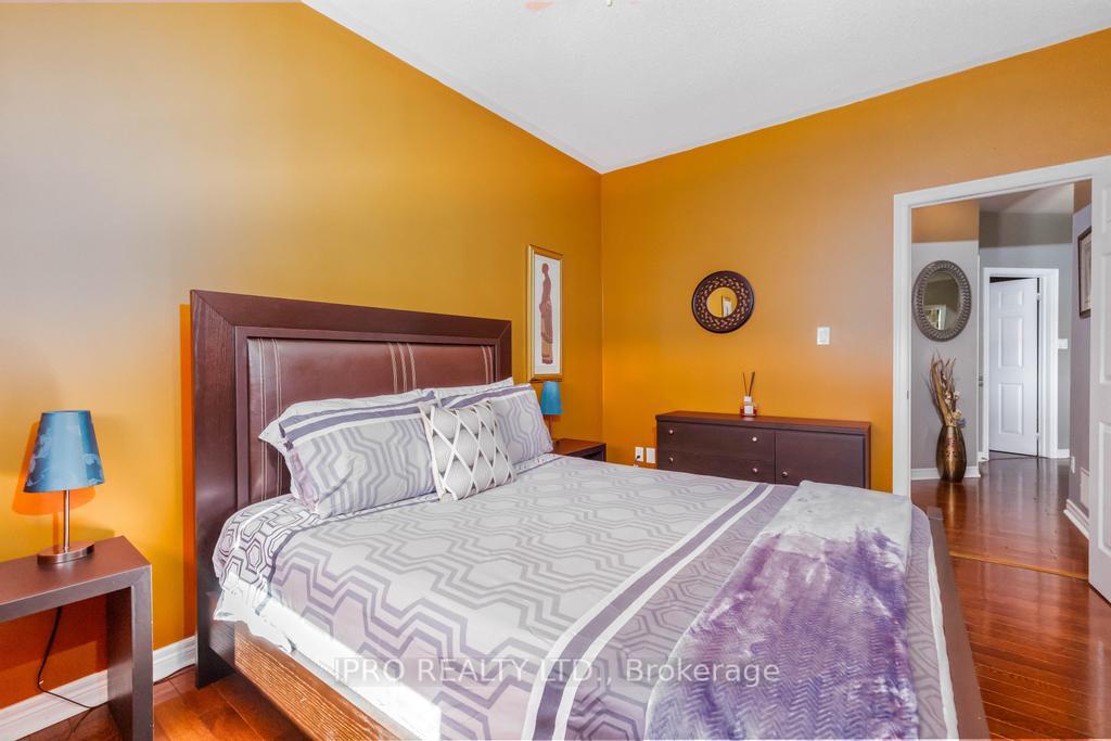 Photo 22 of 62 Masters Green Crescent, Brampton, Snelgrove — HOMEH