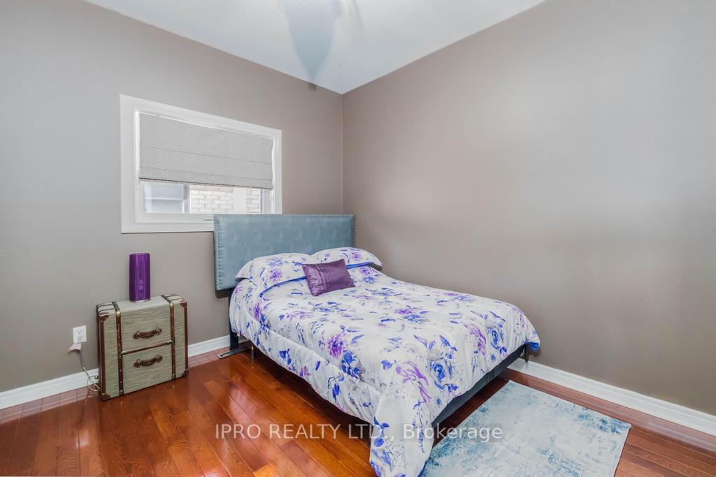 Photo 24 of 62 Masters Green Crescent, Brampton, Snelgrove — HOMEH