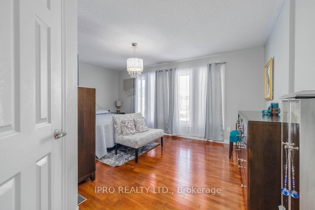 Photo 26 of 62 Masters Green Crescent, Brampton, Snelgrove — HOMEH