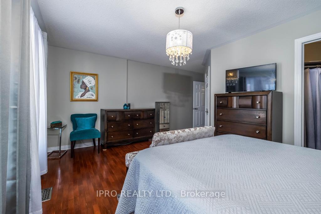 Photo 29 of 62 Masters Green Crescent, Brampton, Snelgrove — HOMEH
