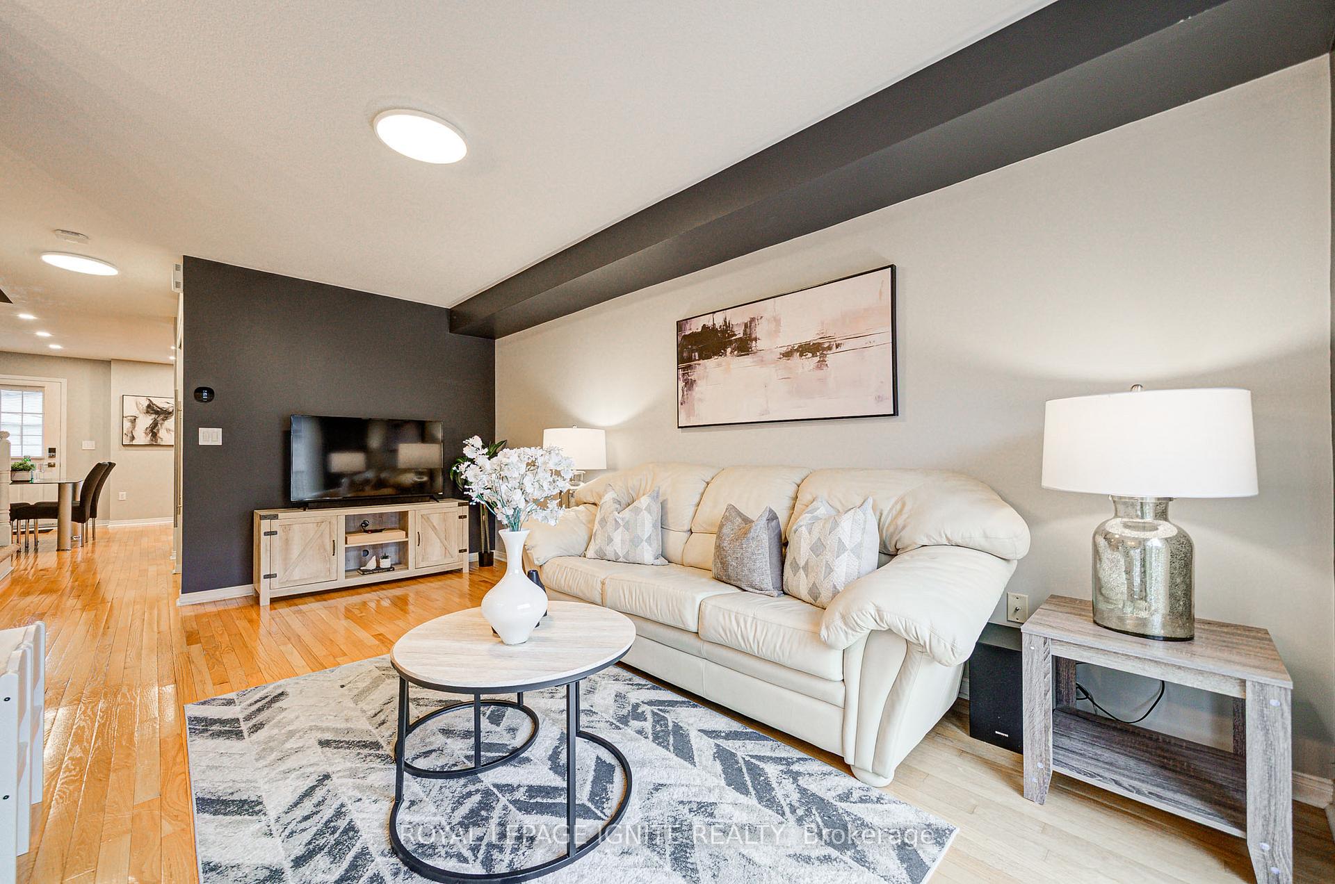Photo 5 of Unit 17, 735 Sheppard Avenue, Pickering, Woodlands — HOMEH