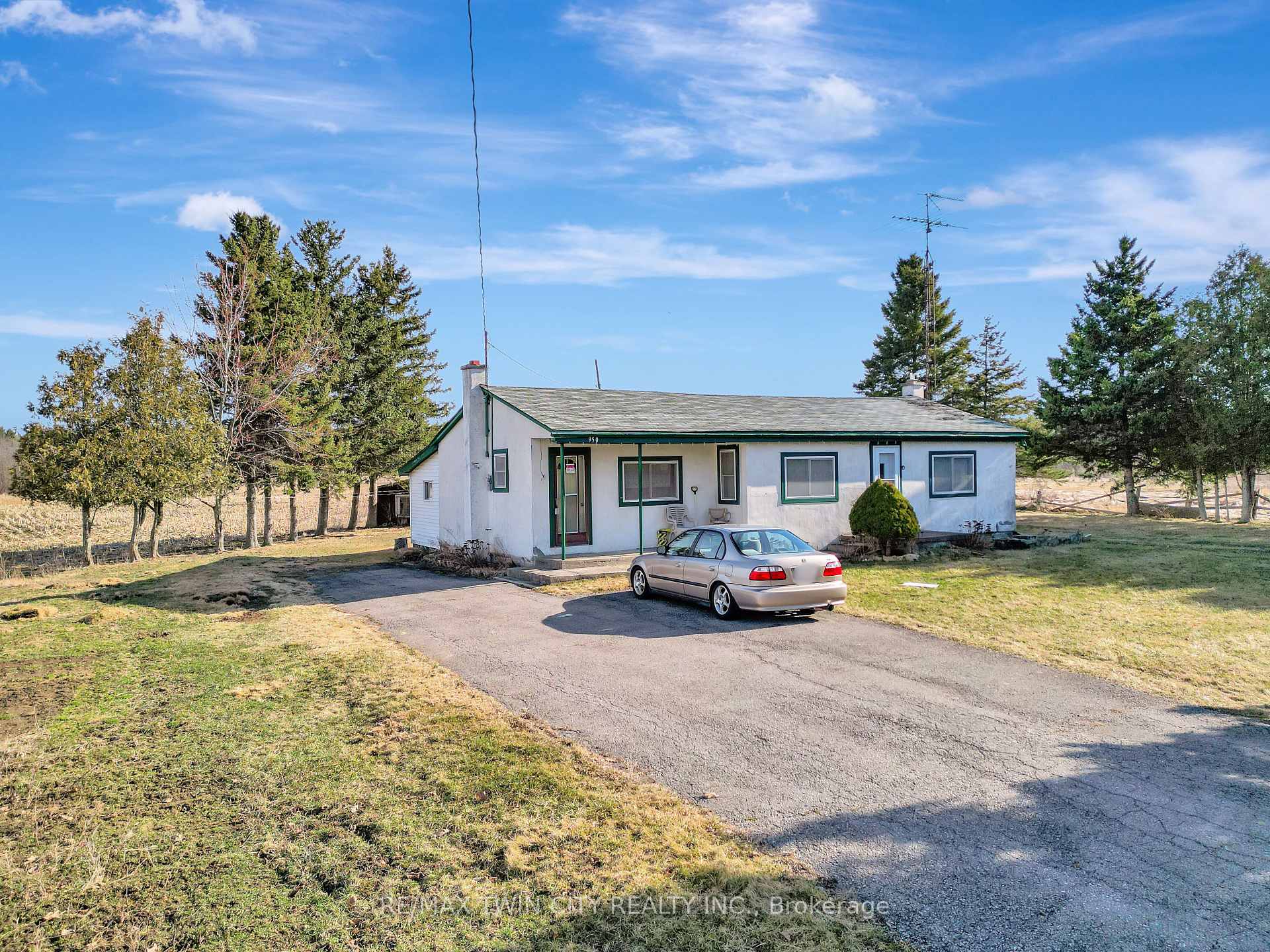 Photo 2 of 950 Highway 8, Hamilton, Rural Flamborough — HOMEH