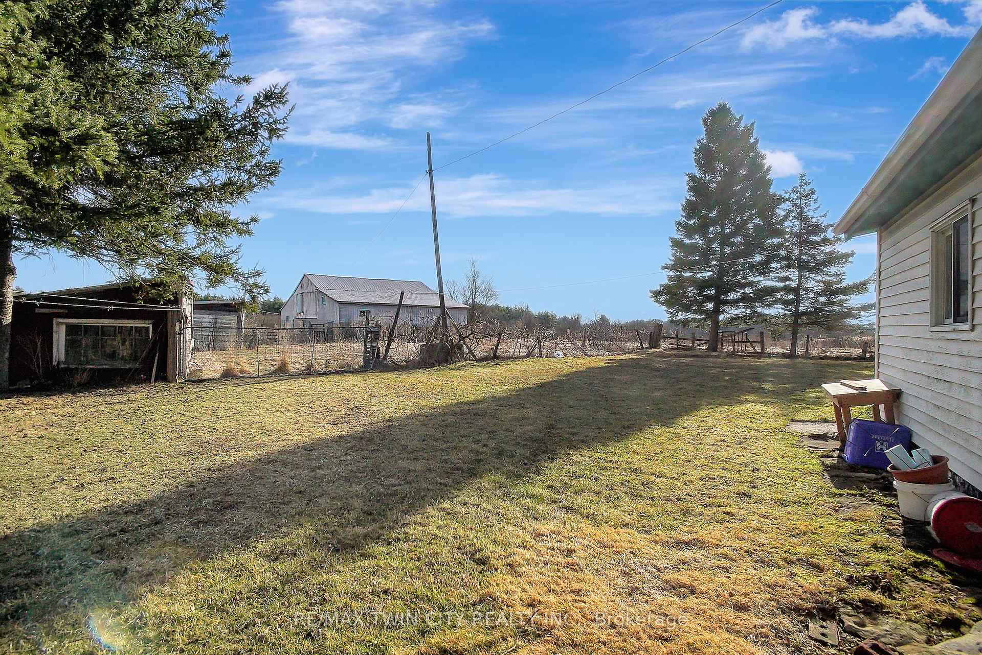 Photo 10 of 950 Highway 8, Hamilton, Rural Flamborough — HOMEH