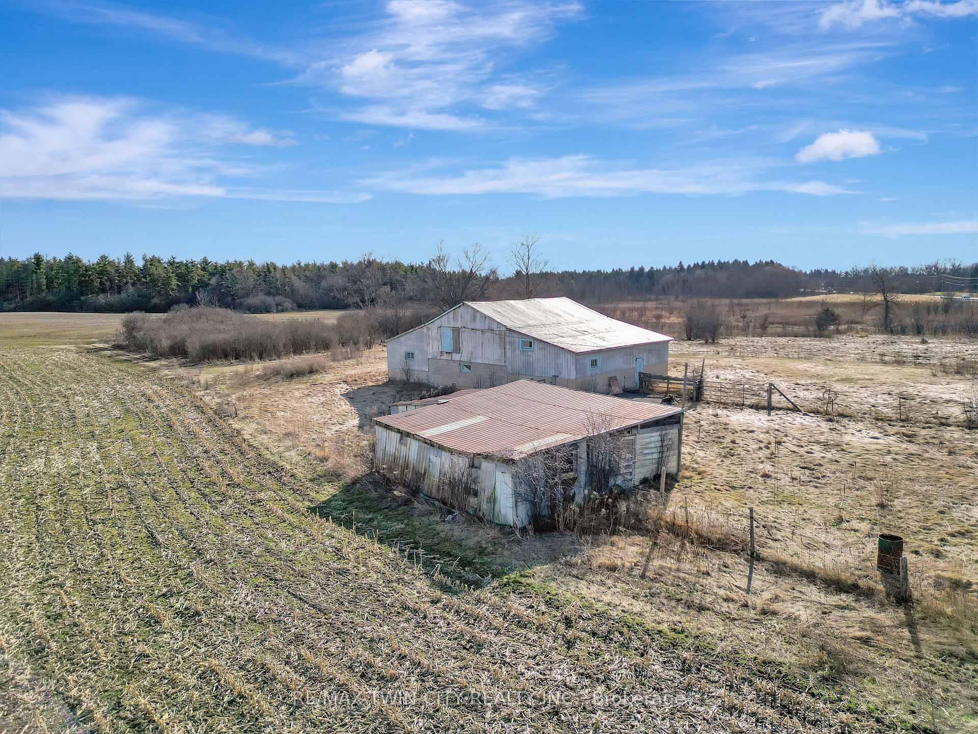 Photo 13 of 950 Highway 8, Hamilton, Rural Flamborough — HOMEH