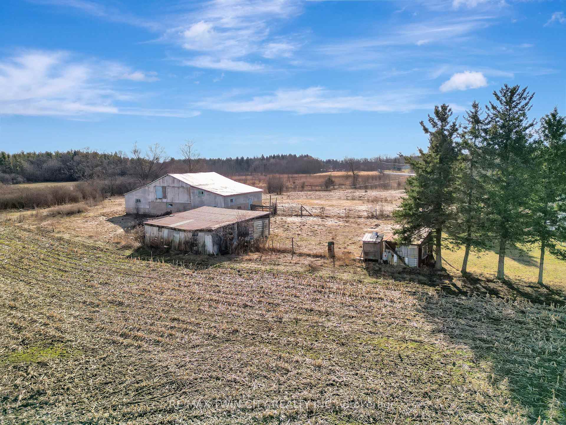 Photo 14 of 950 Highway 8, Hamilton, Rural Flamborough — HOMEH