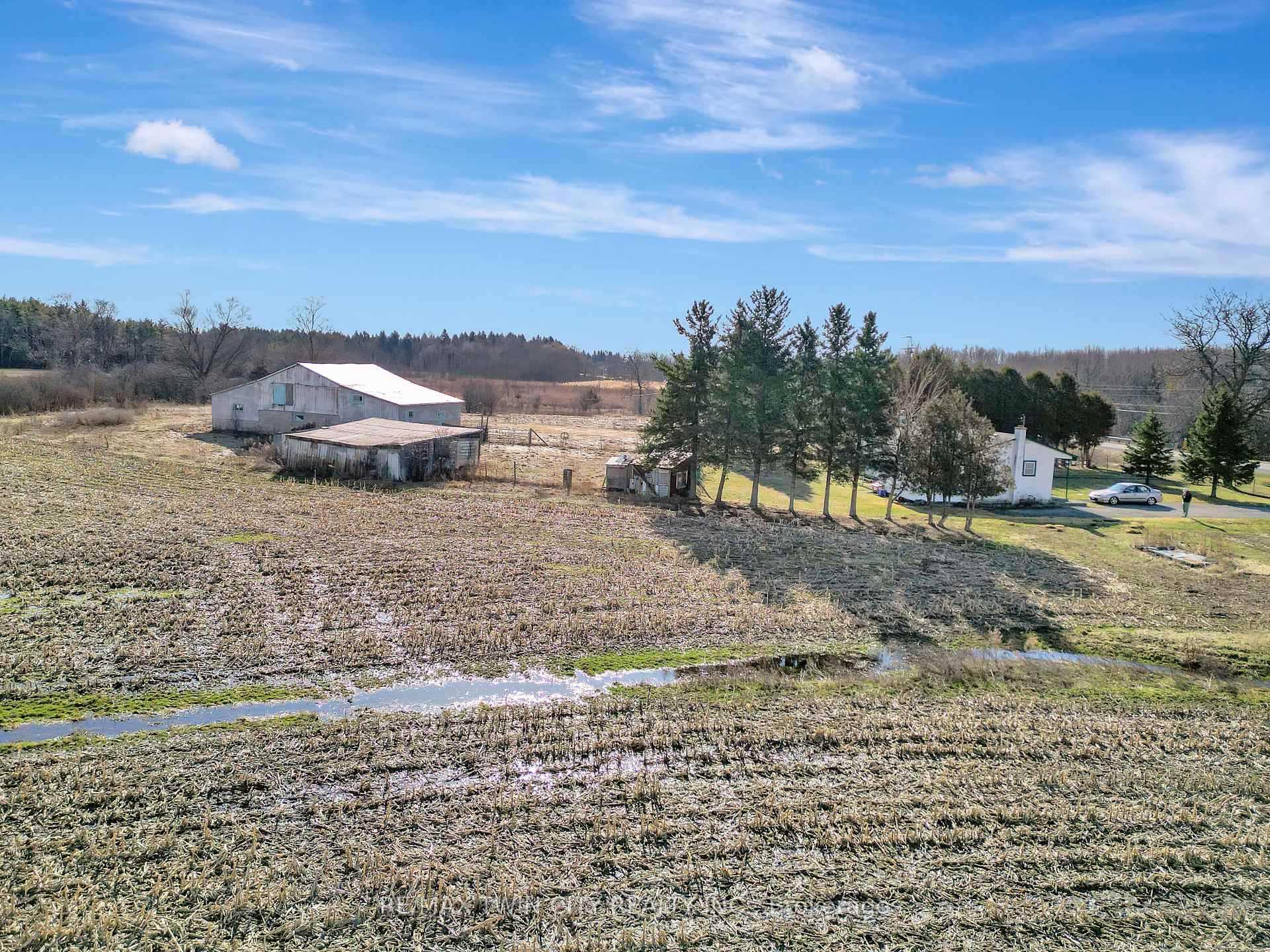 Photo 15 of 950 Highway 8, Hamilton, Rural Flamborough — HOMEH