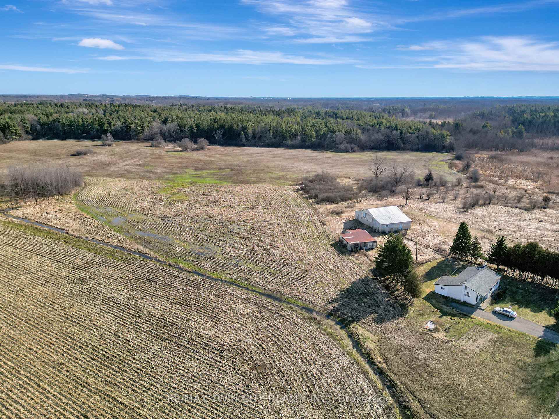 Photo 22 of 950 Highway 8, Hamilton, Rural Flamborough — HOMEH