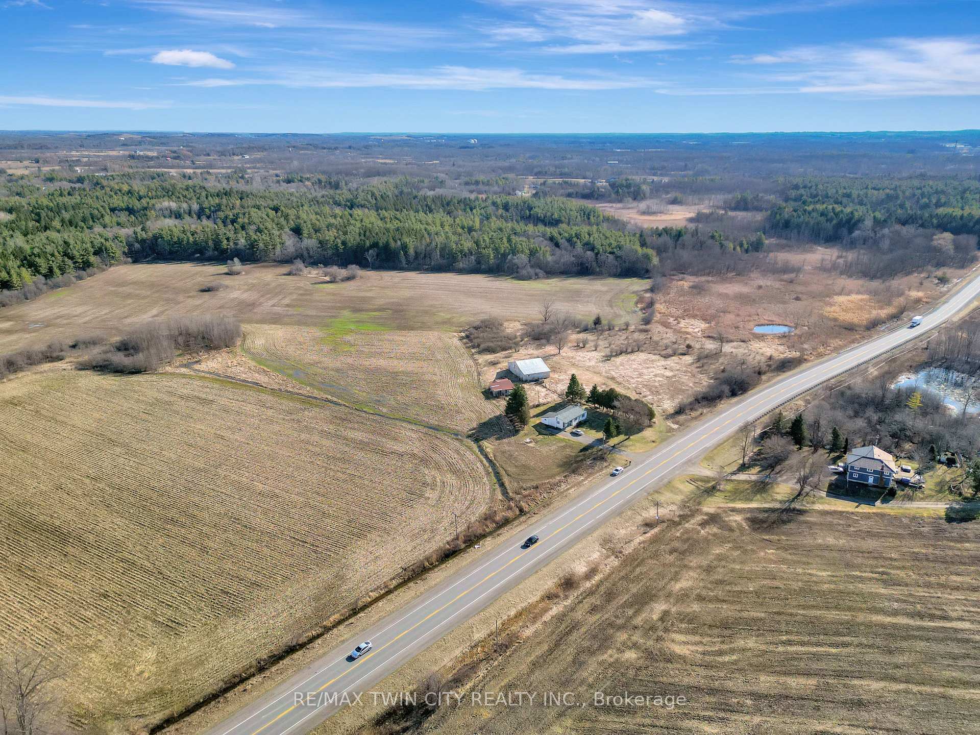 Photo 24 of 950 Highway 8, Hamilton, Rural Flamborough — HOMEH