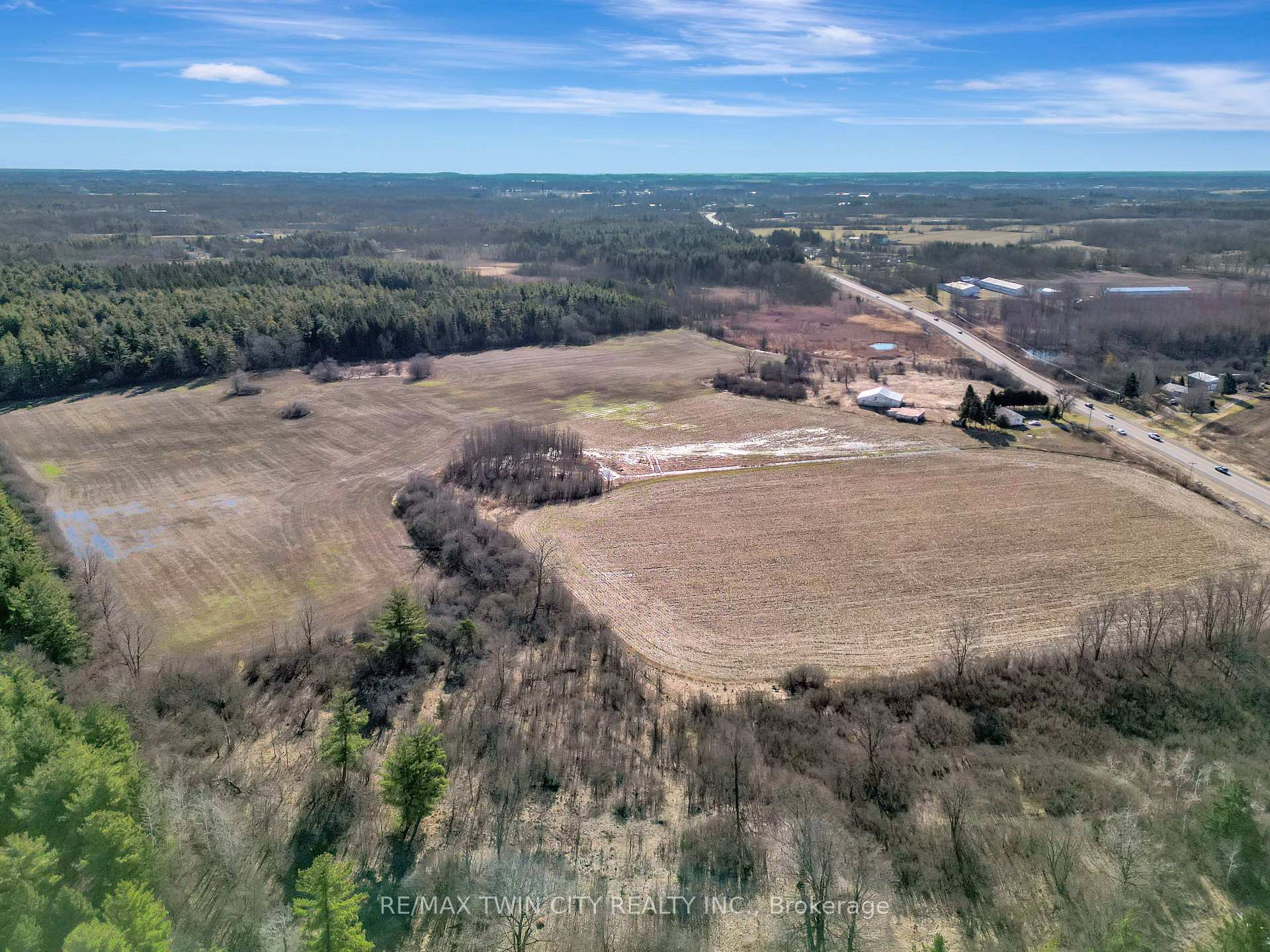 Photo 26 of 950 Highway 8, Hamilton, Rural Flamborough — HOMEH