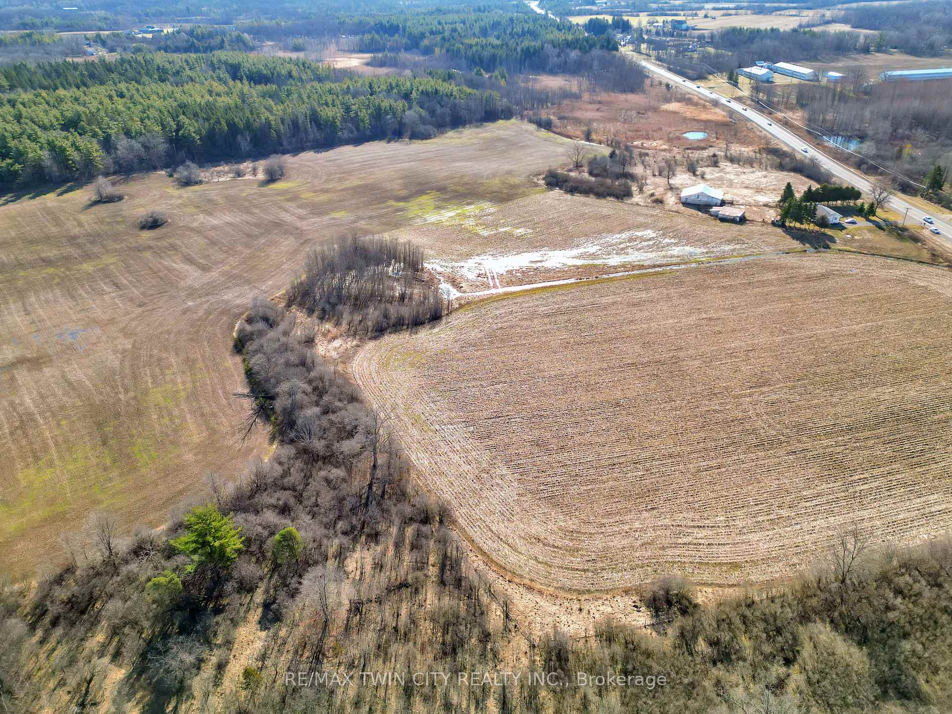 Photo 27 of 950 Highway 8, Hamilton, Rural Flamborough — HOMEH