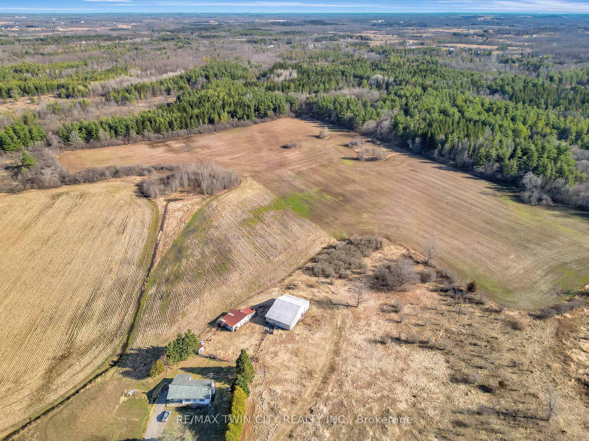 Photo 32 of 950 Highway 8, Hamilton, Rural Flamborough — HOMEH
