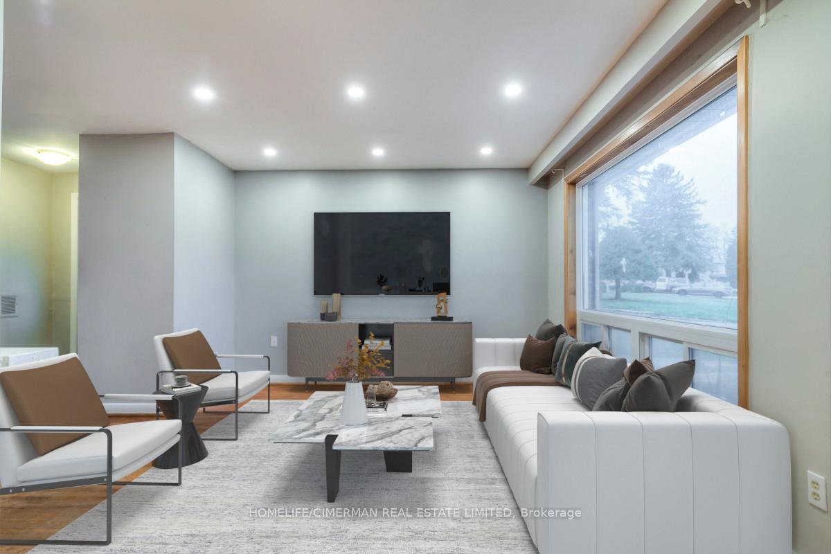 Photo 5 of 21 Huron Court, Aurora, Aurora Heights — HOMEH