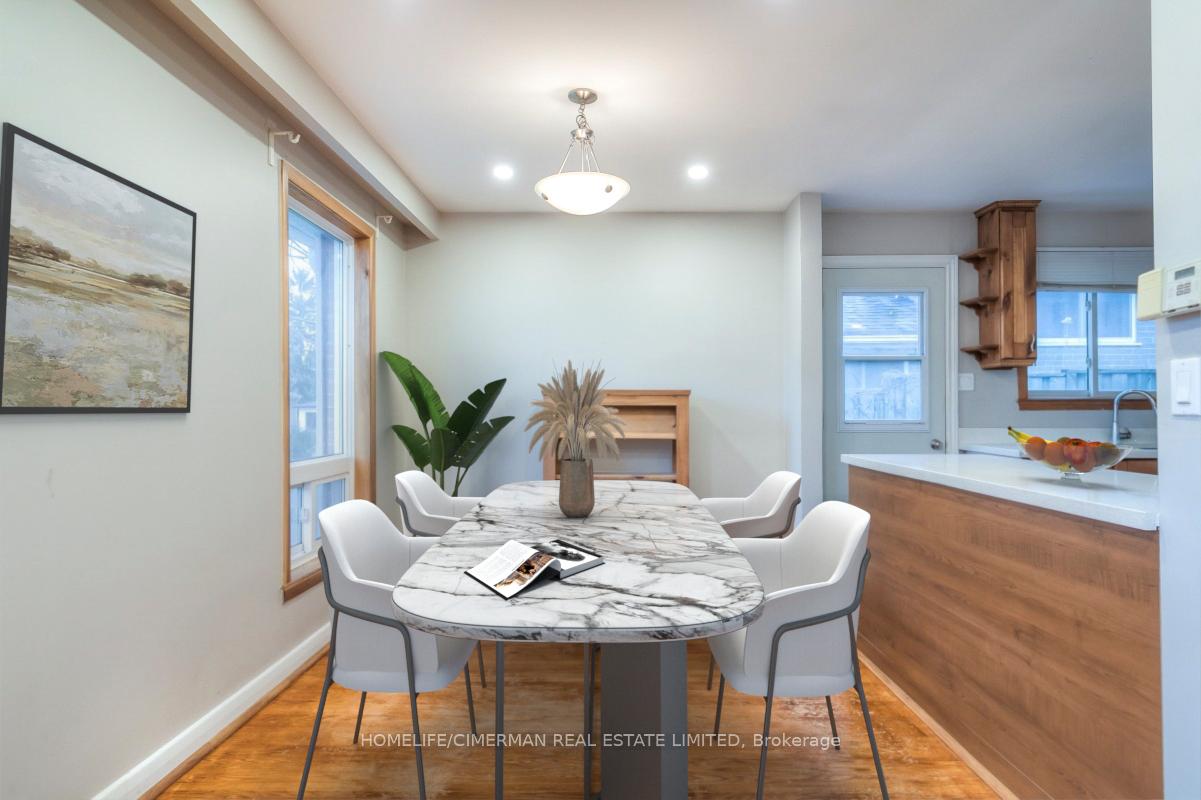 Photo 6 of 21 Huron Court, Aurora, Aurora Heights — HOMEH