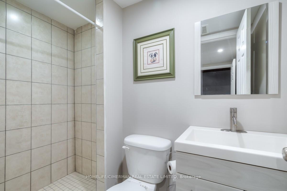 Photo 10 of 21 Huron Court, Aurora, Aurora Heights — HOMEH
