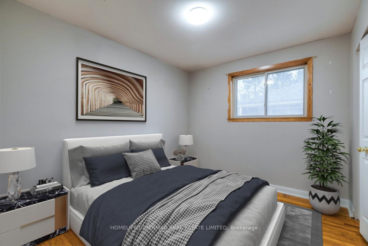 Photo 11 of 21 Huron Court, Aurora, Aurora Heights — HOMEH