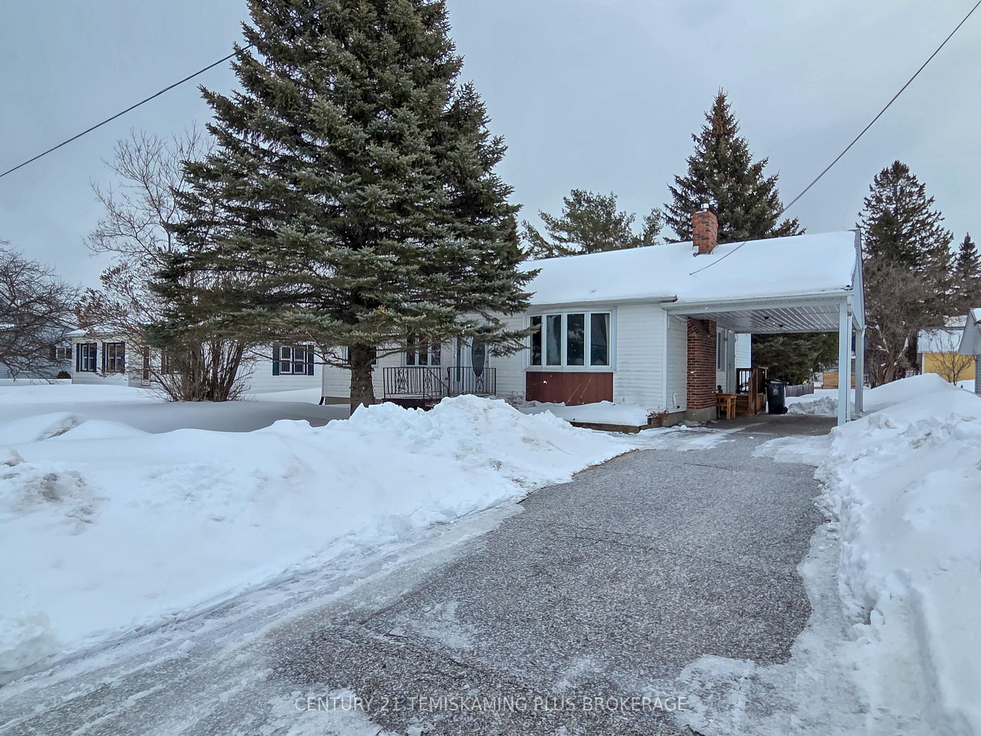 Photo 2 of 56 Sixth Avenue, Englehart — HOMEH