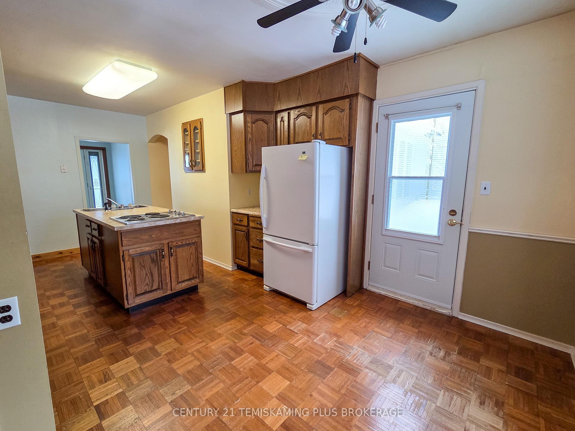 Photo 7 of 56 Sixth Avenue, Englehart — HOMEH