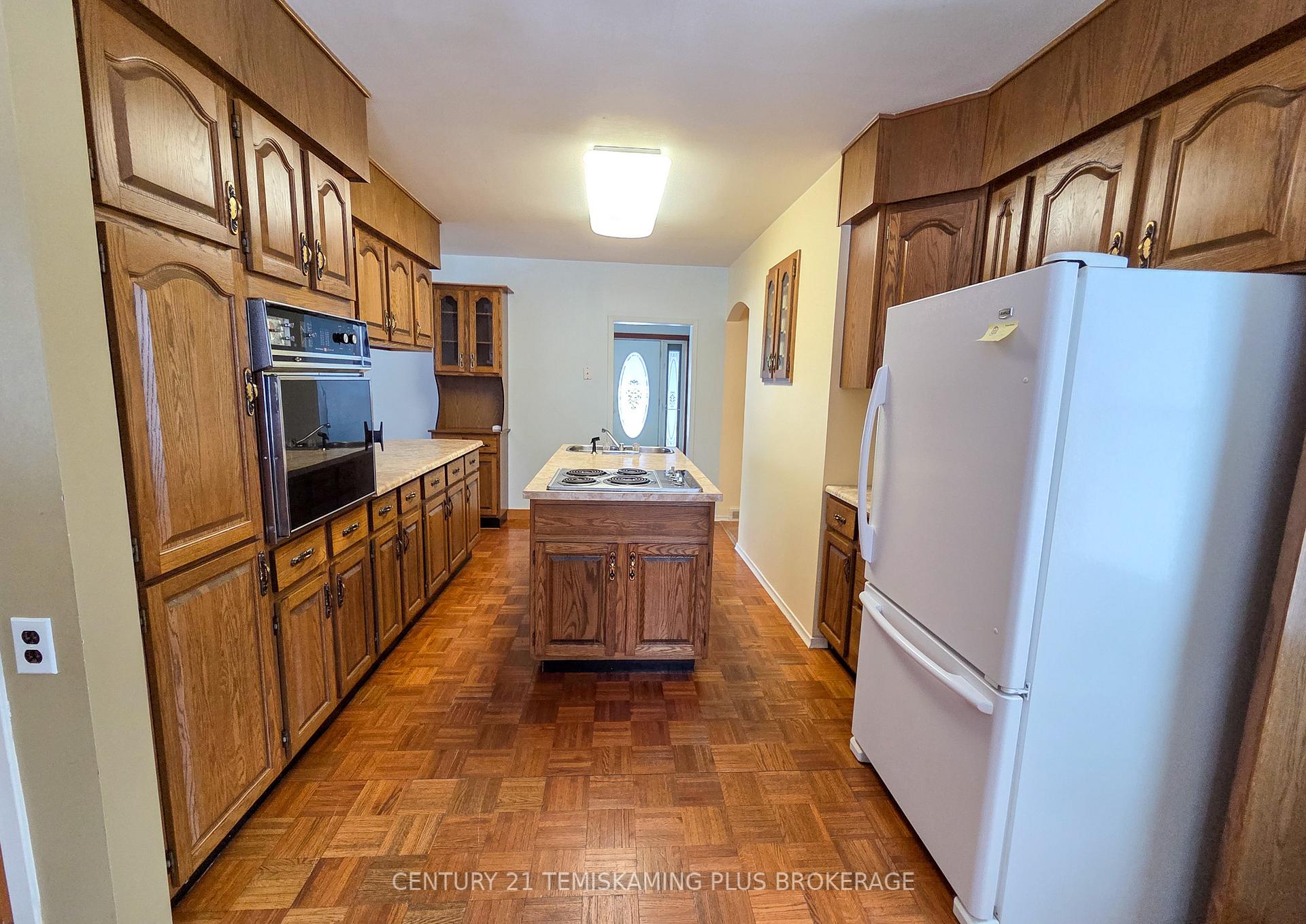 Photo 9 of 56 Sixth Avenue, Englehart — HOMEH