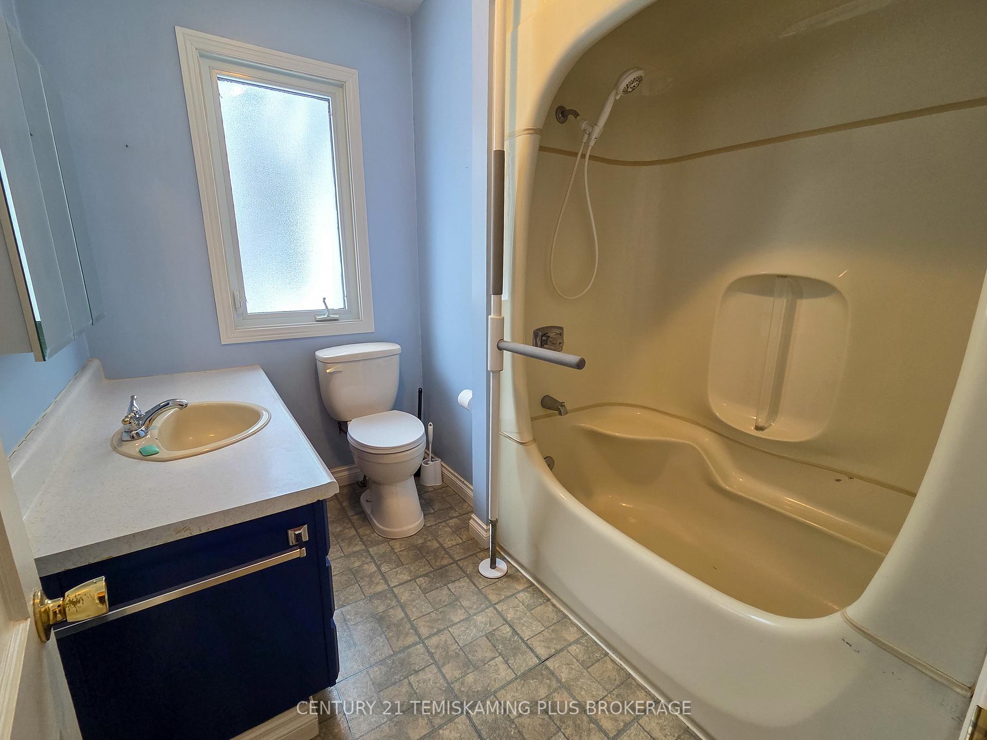 Photo 17 of 56 Sixth Avenue, Englehart — HOMEH