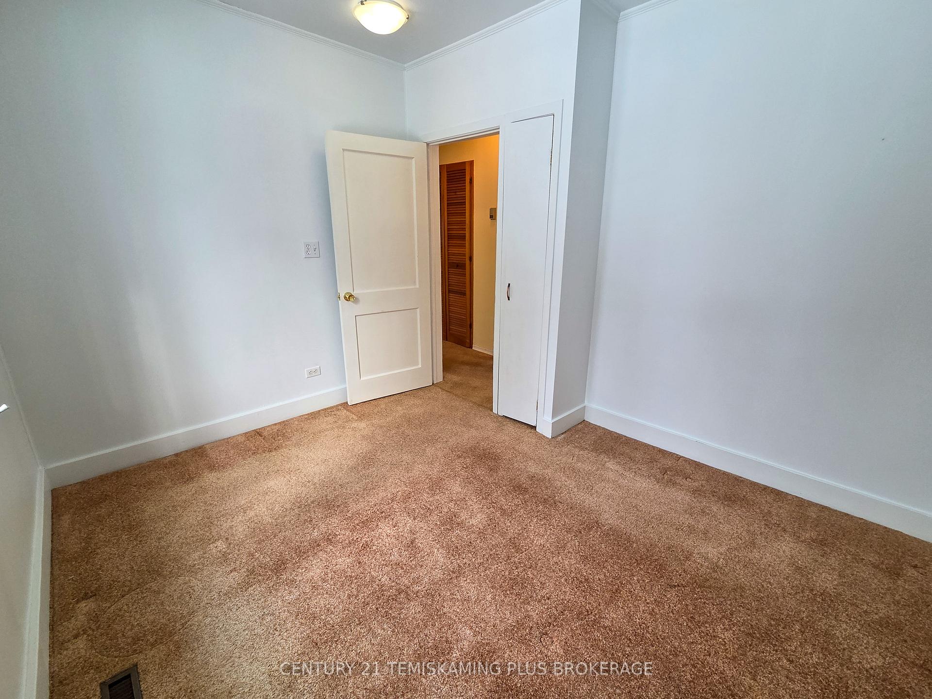 Photo 19 of 56 Sixth Avenue, Englehart — HOMEH
