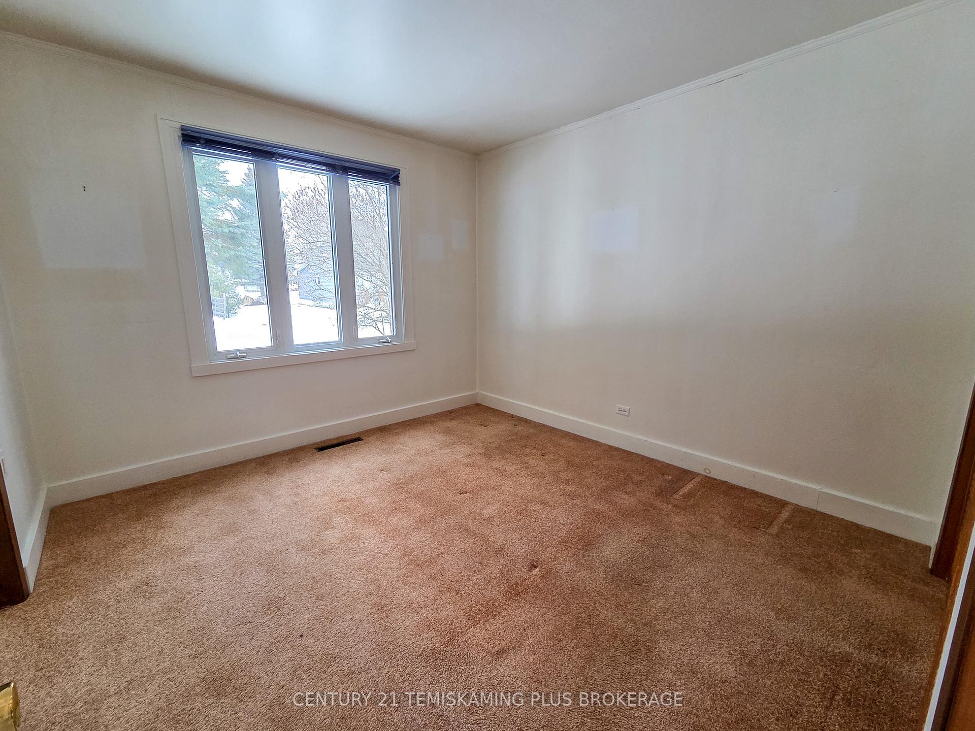 Photo 20 of 56 Sixth Avenue, Englehart — HOMEH