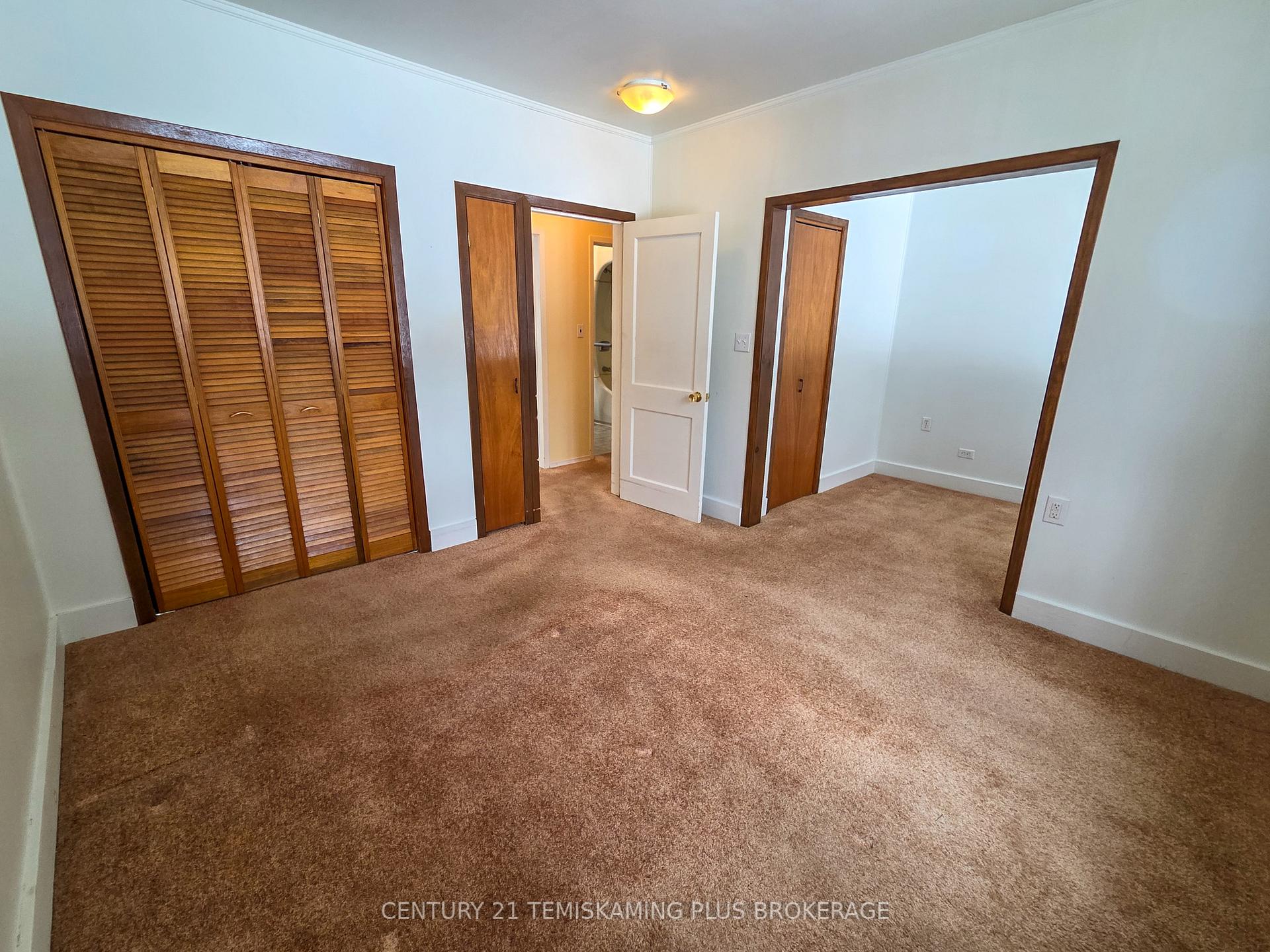 Photo 21 of 56 Sixth Avenue, Englehart — HOMEH