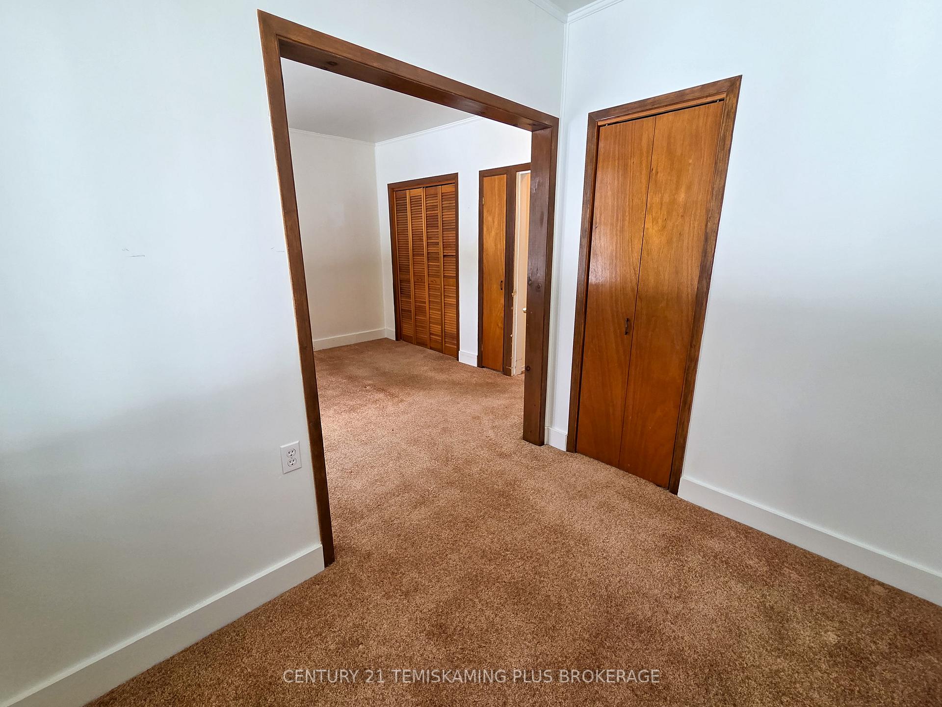 Photo 23 of 56 Sixth Avenue, Englehart — HOMEH