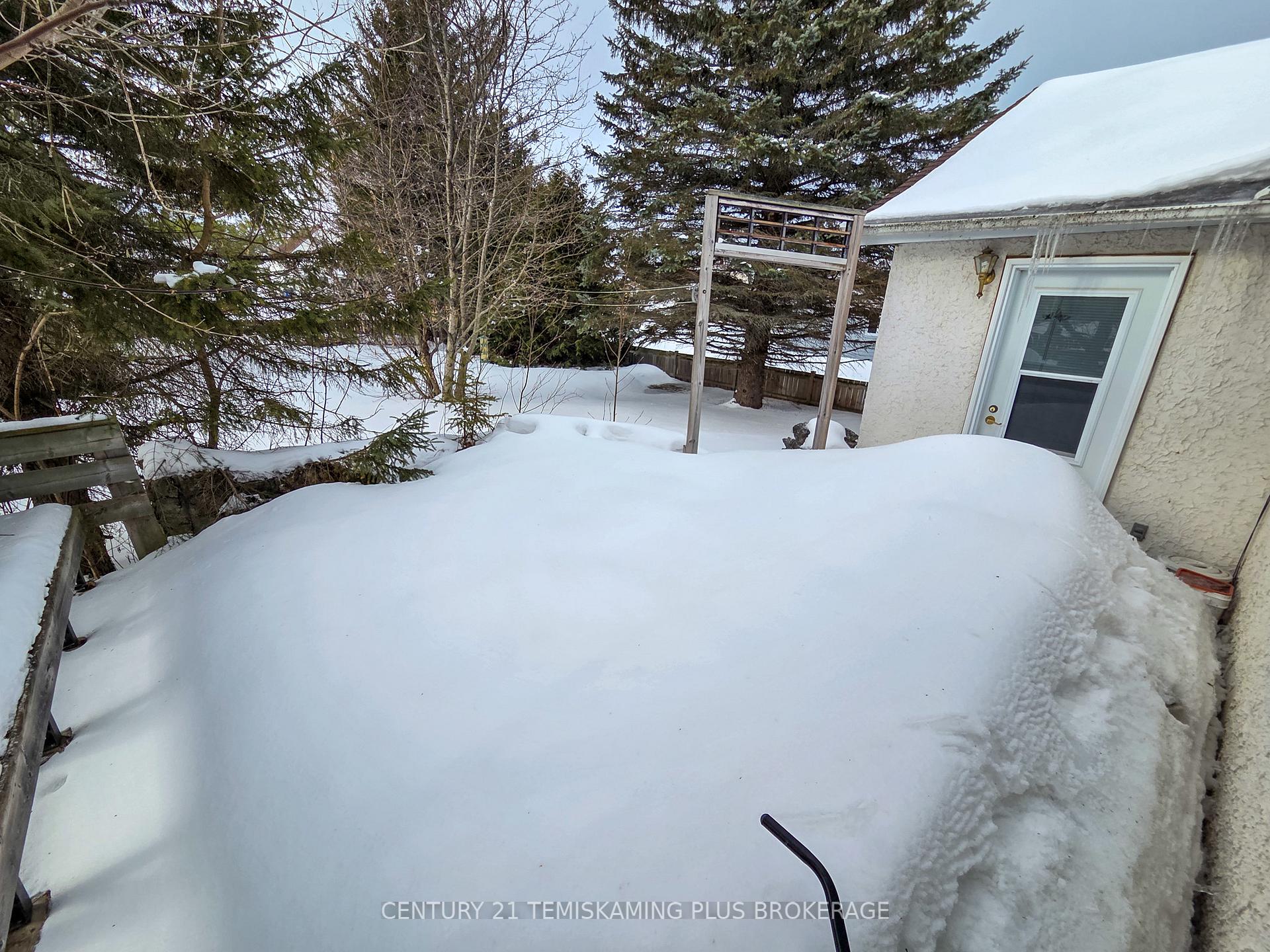 Photo 34 of 56 Sixth Avenue, Englehart — HOMEH