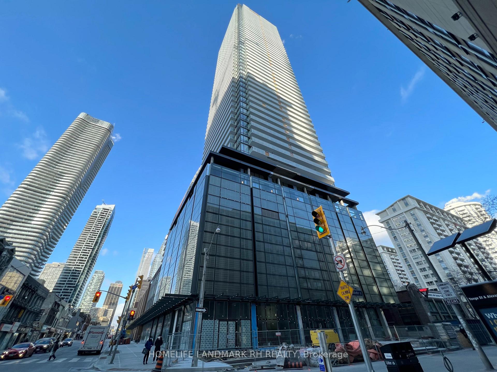 Front of Unit 4803, 501 Yonge Street