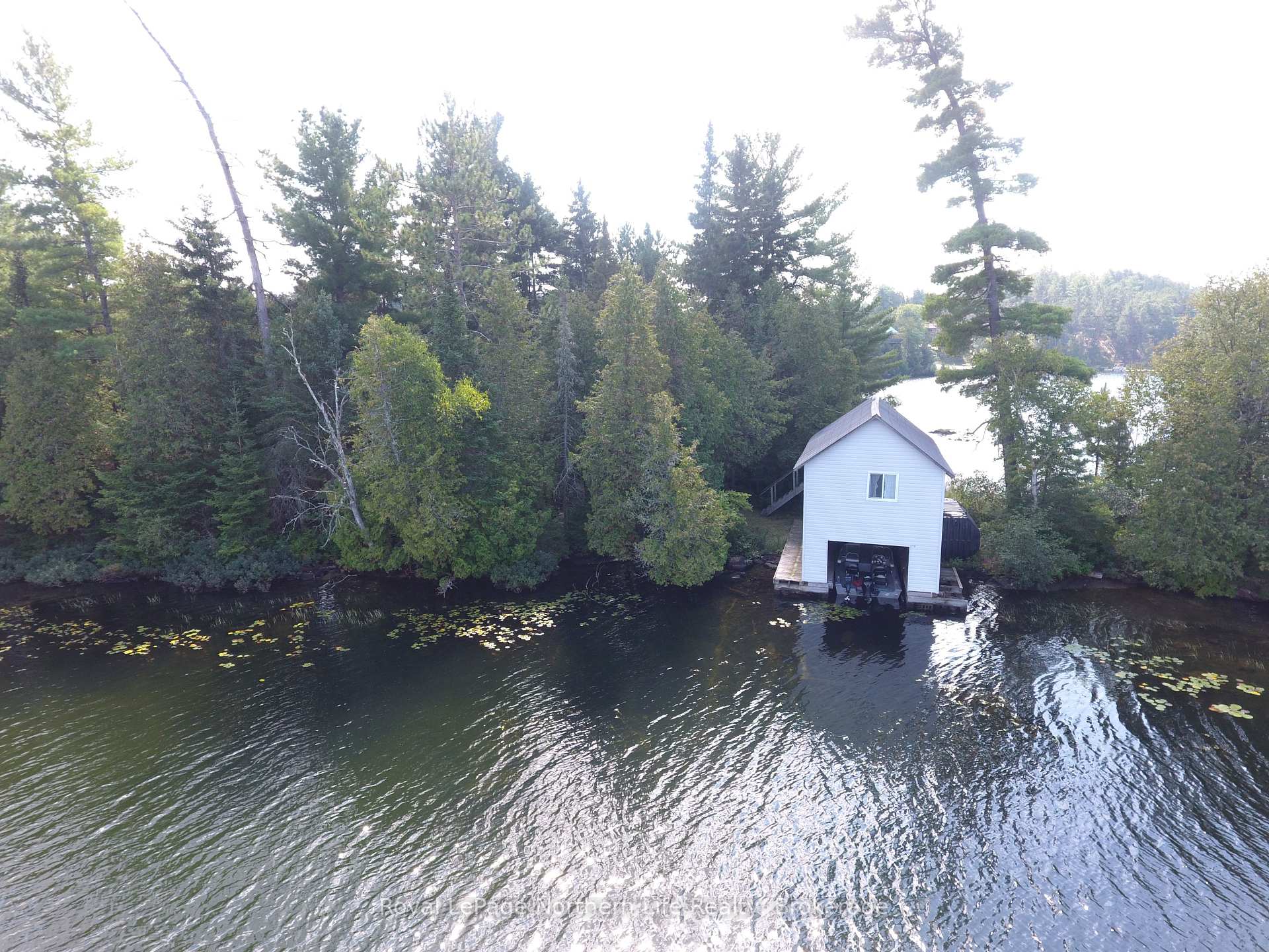 Photo 38 of 40 Island T38, Temagami — HOMEH