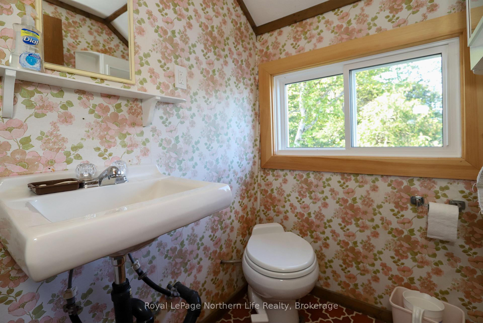 Photo 47 of 40 Island T38, Temagami — HOMEH