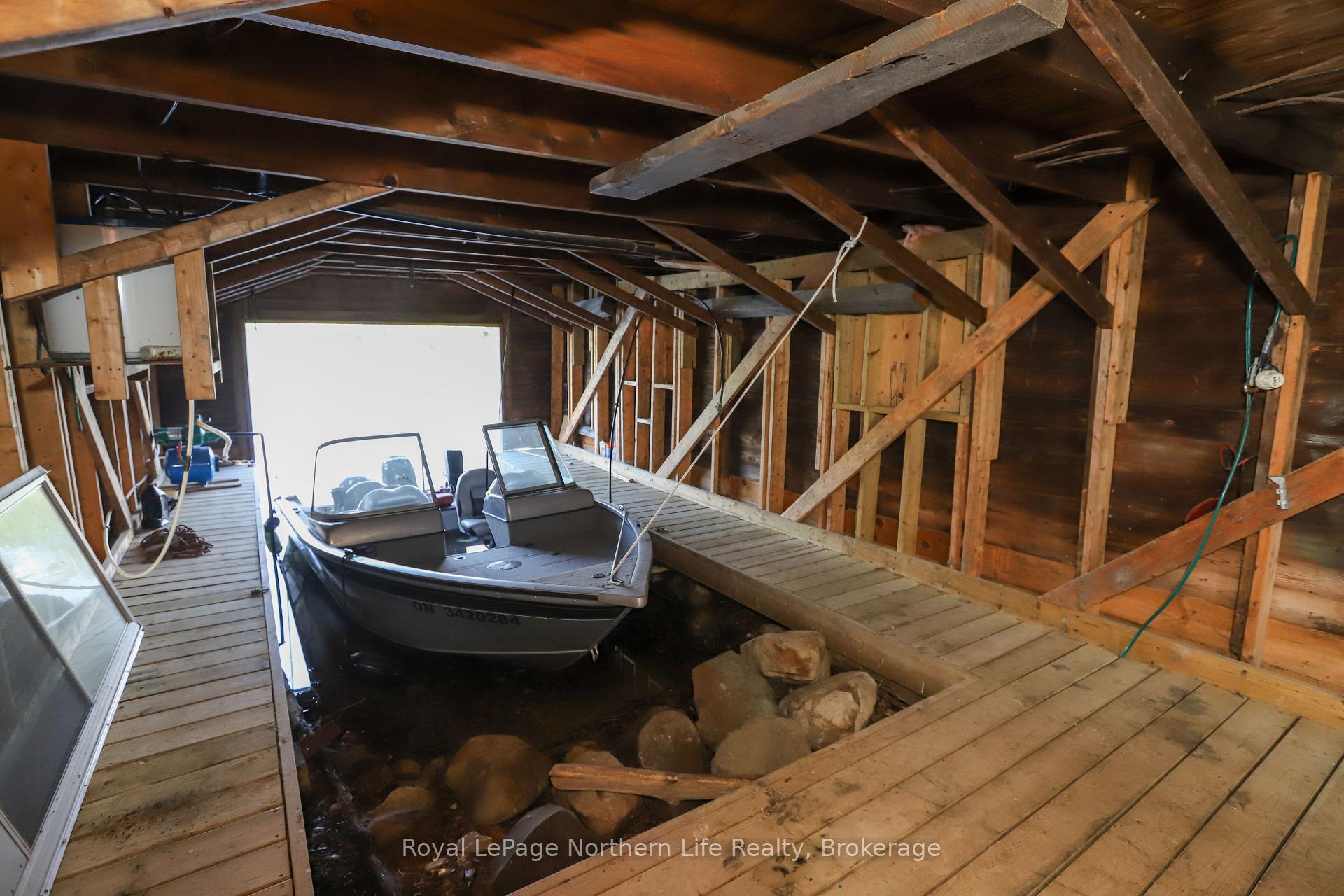 Photo 48 of 40 Island T38, Temagami — HOMEH