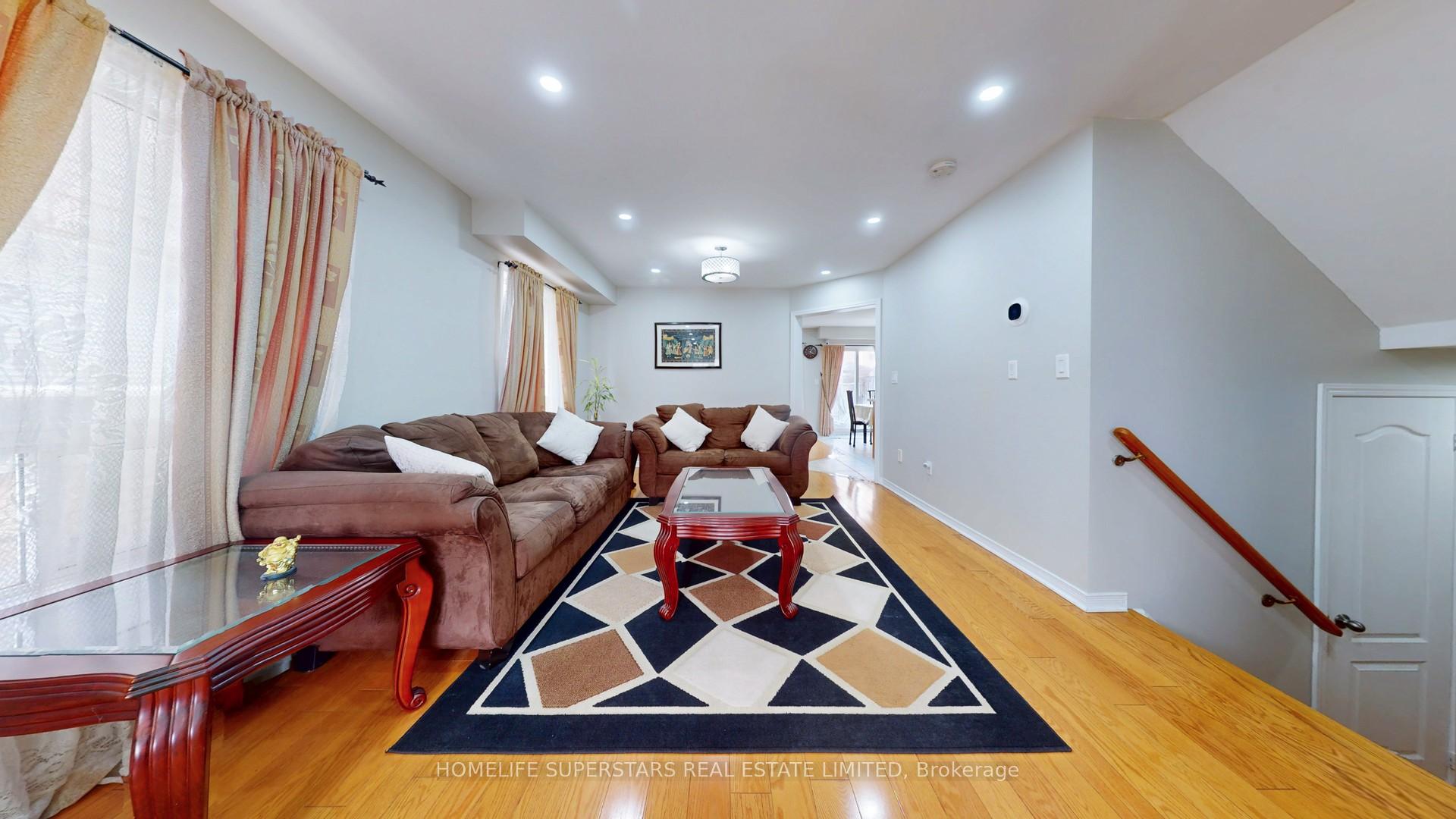 Photo 6 of 167 Toba Crescent, Brampton, Heart Lake East — HOMEH