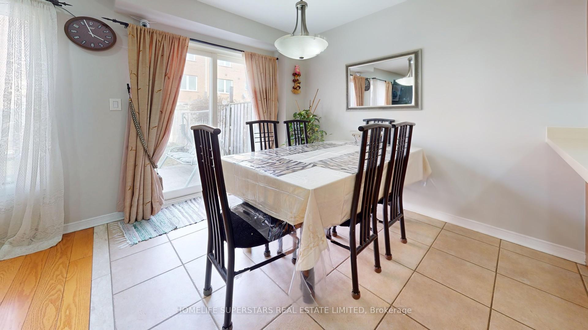 Photo 11 of 167 Toba Crescent, Brampton, Heart Lake East — HOMEH