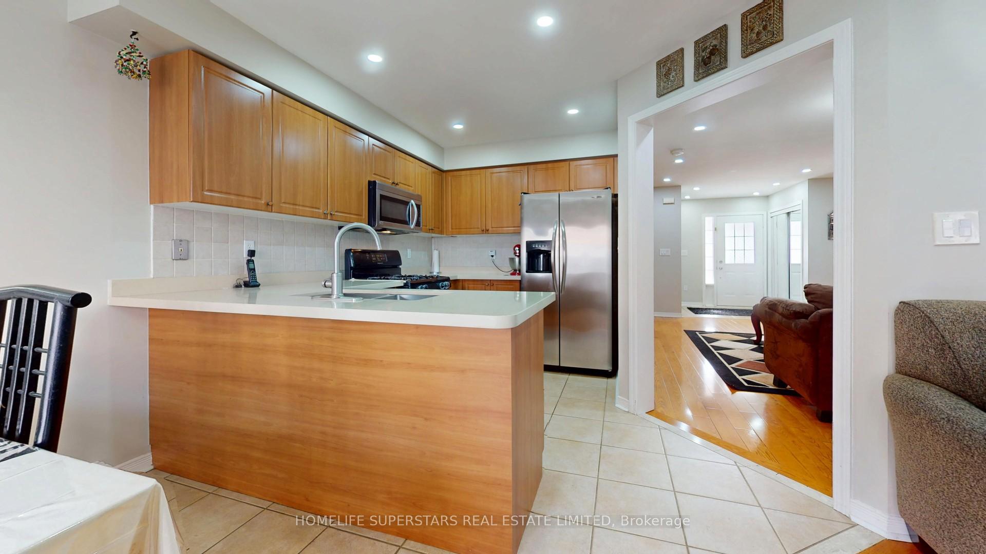 Photo 12 of 167 Toba Crescent, Brampton, Heart Lake East — HOMEH
