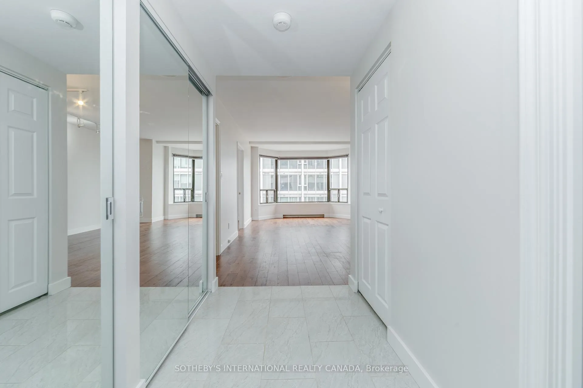 Photo 7 of Unit 1502, 175 Cumberland Street, Toronto, The Annex — HOMEH